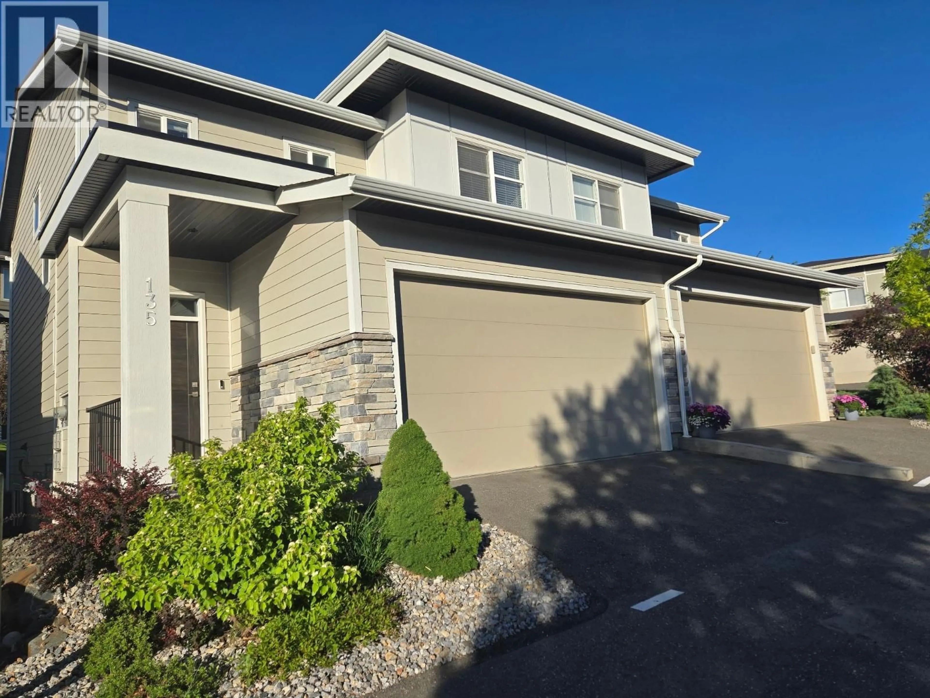 Home with vinyl exterior material, street for 135 - 1993 QU'APPELLE BOULEVARD, Kamloops British Columbia V2E0C2
