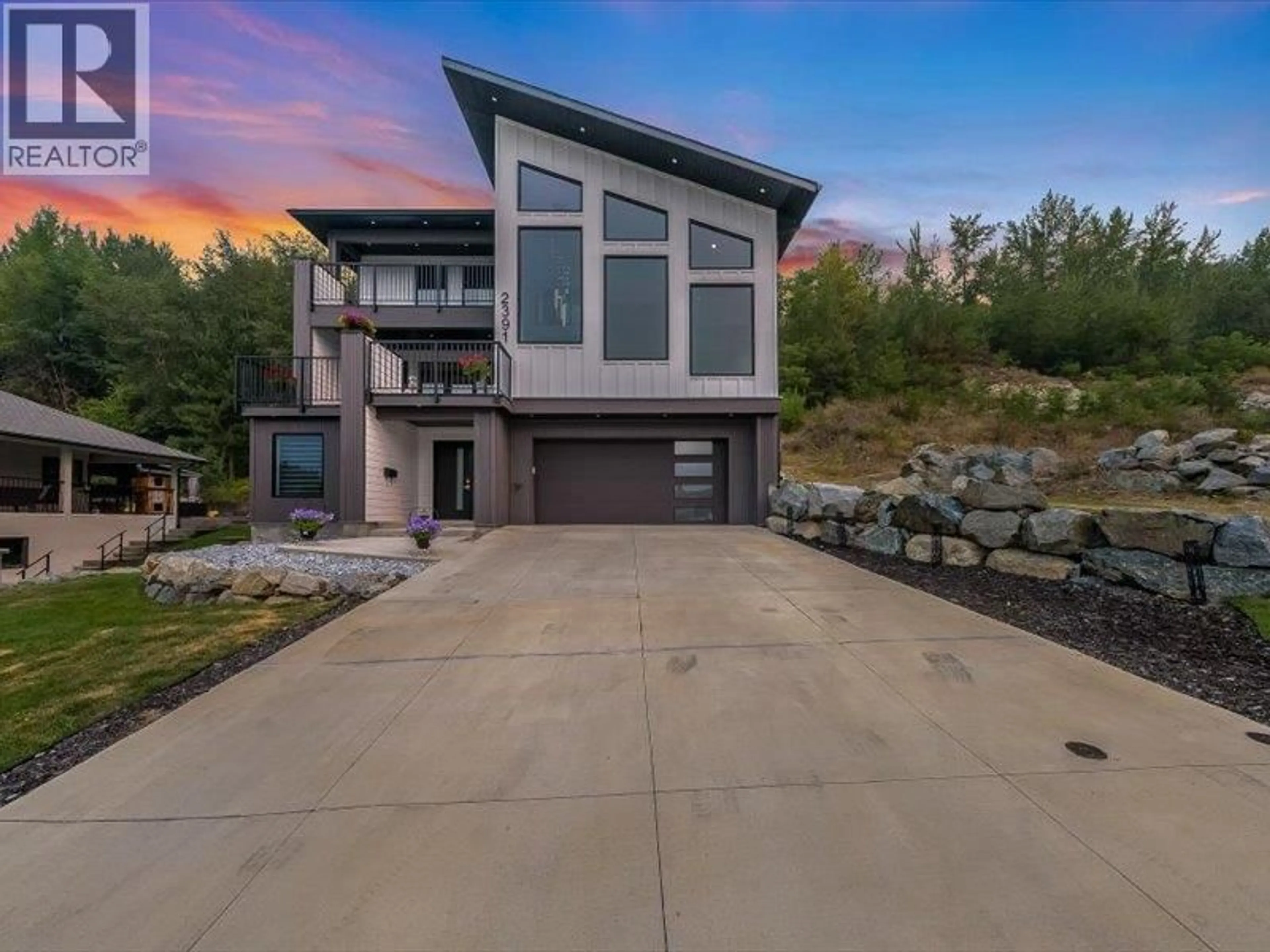Unknown for 2391 MCBRIDE STREET, Trail British Columbia V1R3A6