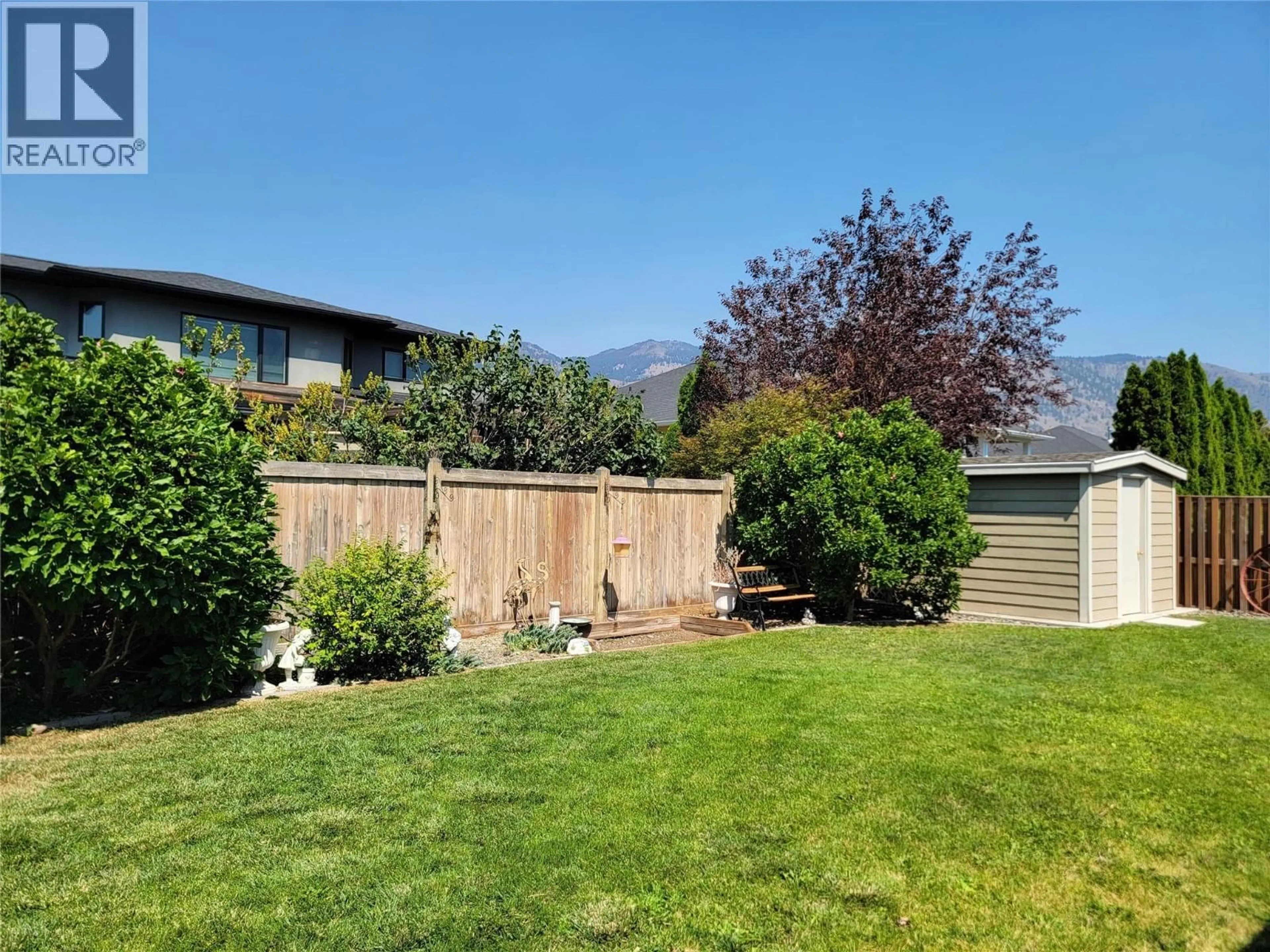 A pic from outside/outdoor area/front of a property/back of a property/a pic from drone, mountain view for 208 K-VIEW CRESCENT, Keremeos British Columbia V0X1N2