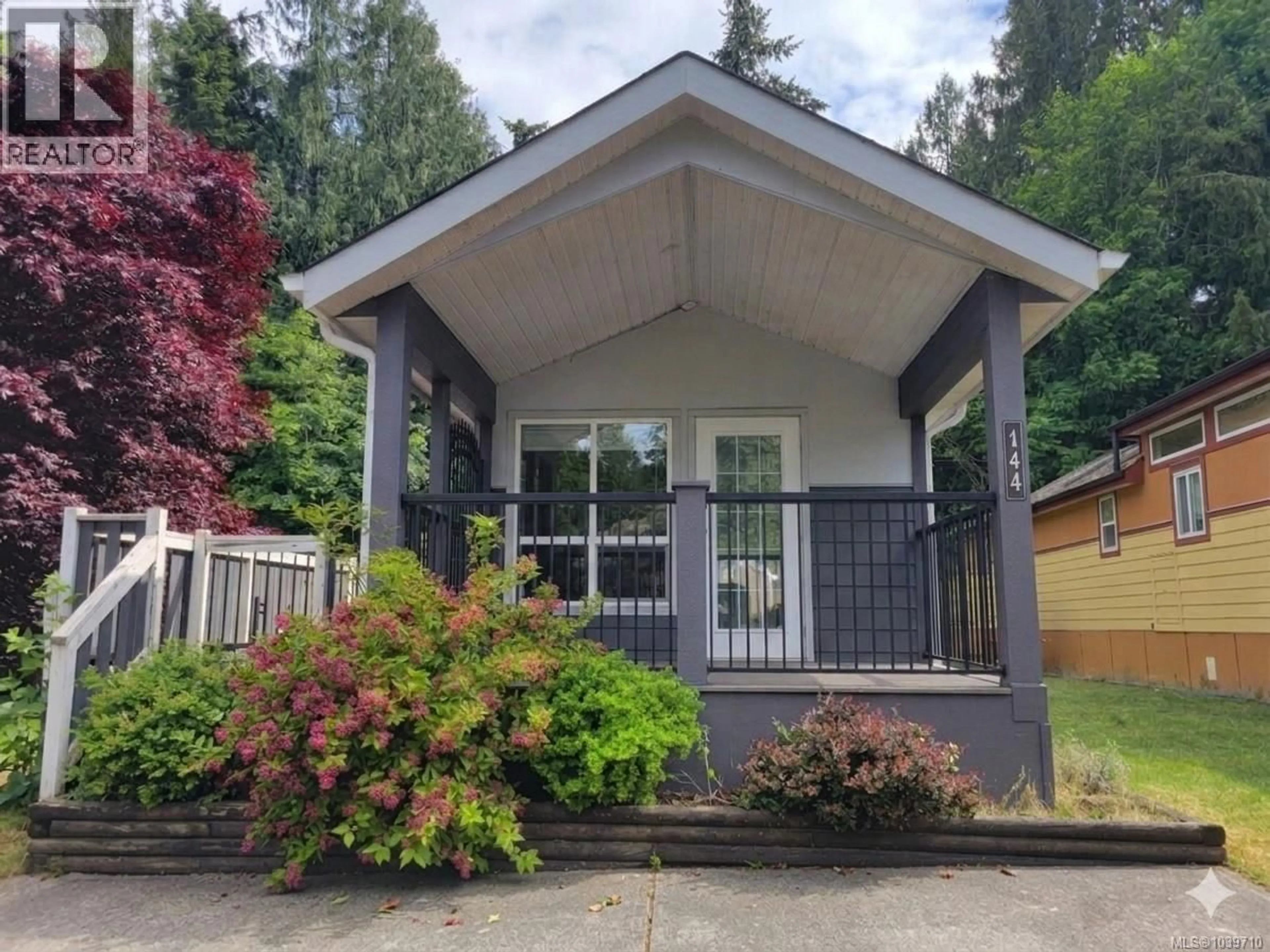 Home with vinyl exterior material, street for 144 - 3042 RIVER ROAD, Chemainus British Columbia V0R1K3