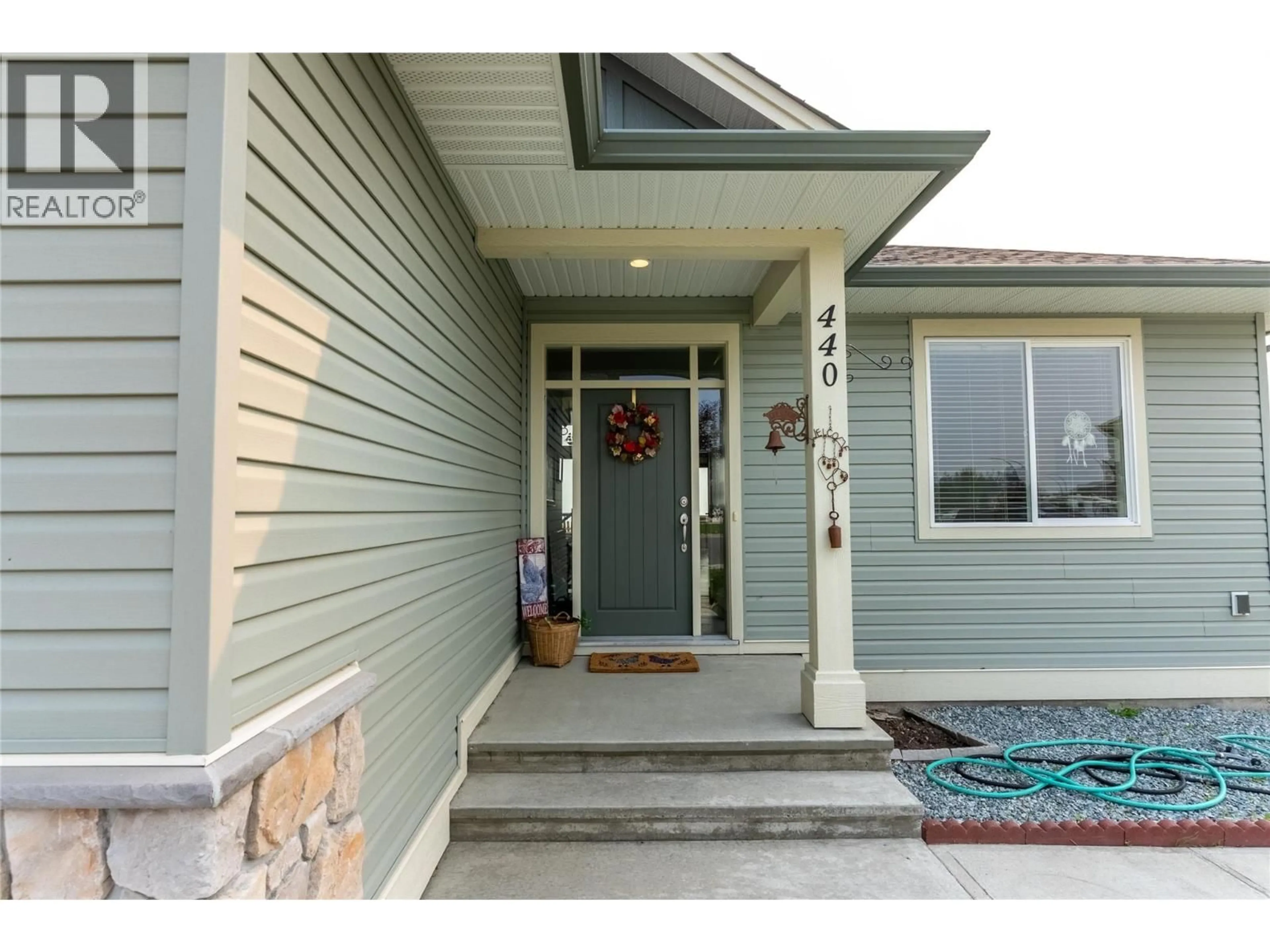 Indoor entryway for 440 ARALIA PLACE, Logan Lake British Columbia V0K1W0