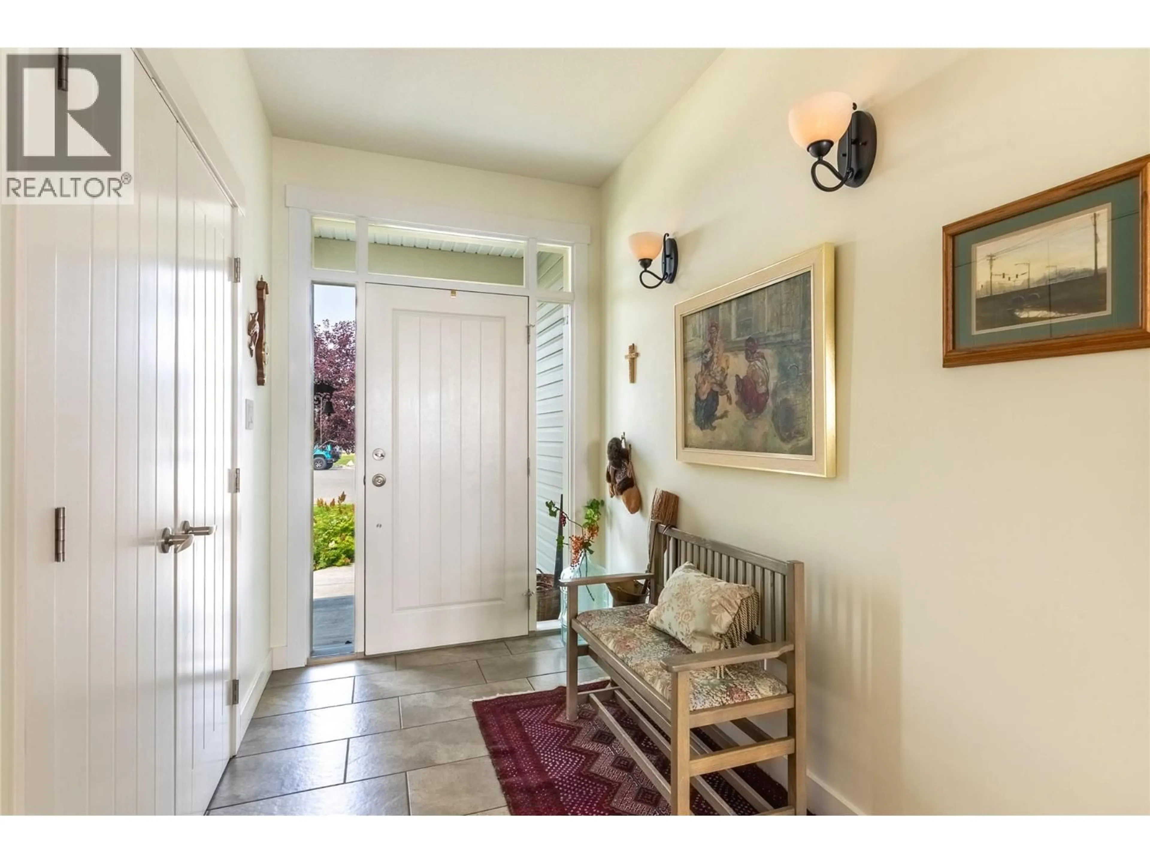 Indoor entryway for 440 ARALIA PLACE, Logan Lake British Columbia V0K1W0