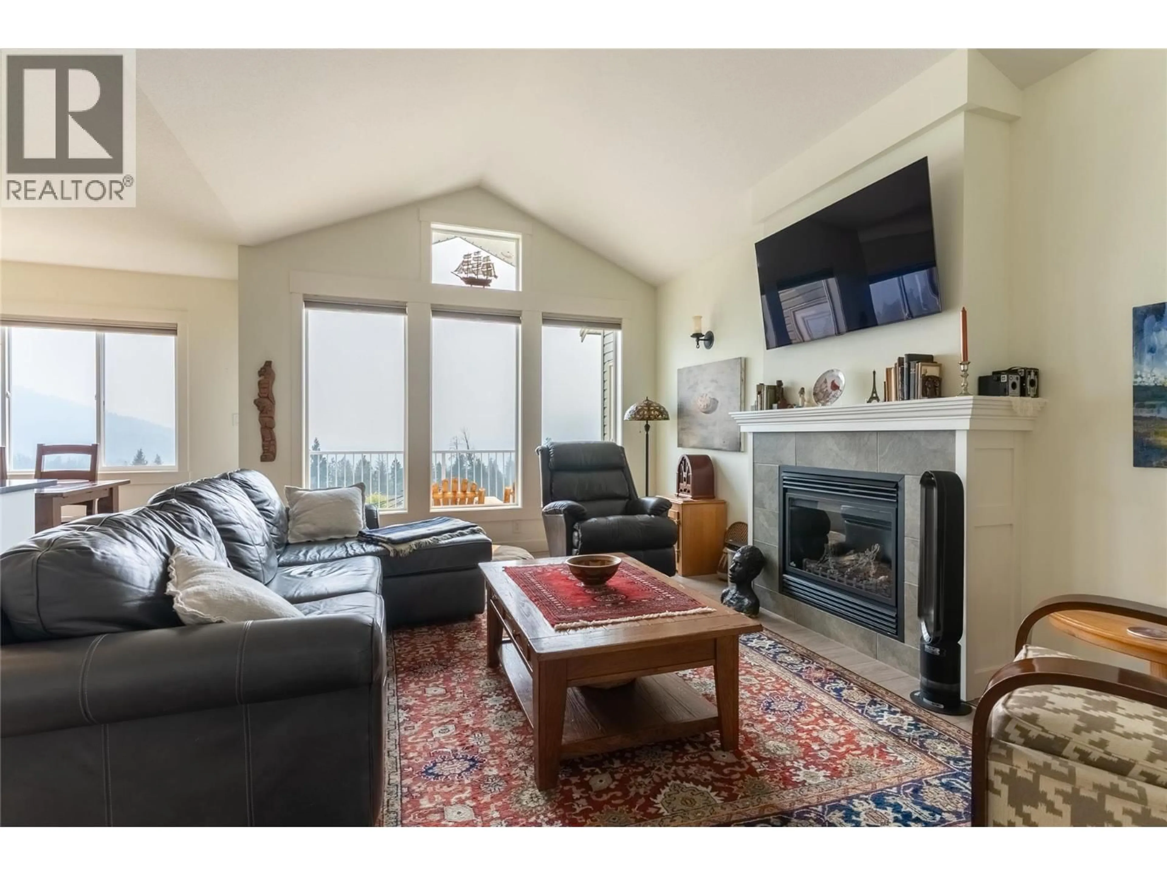 Living room with furniture, unknown for 440 ARALIA PLACE, Logan Lake British Columbia V0K1W0