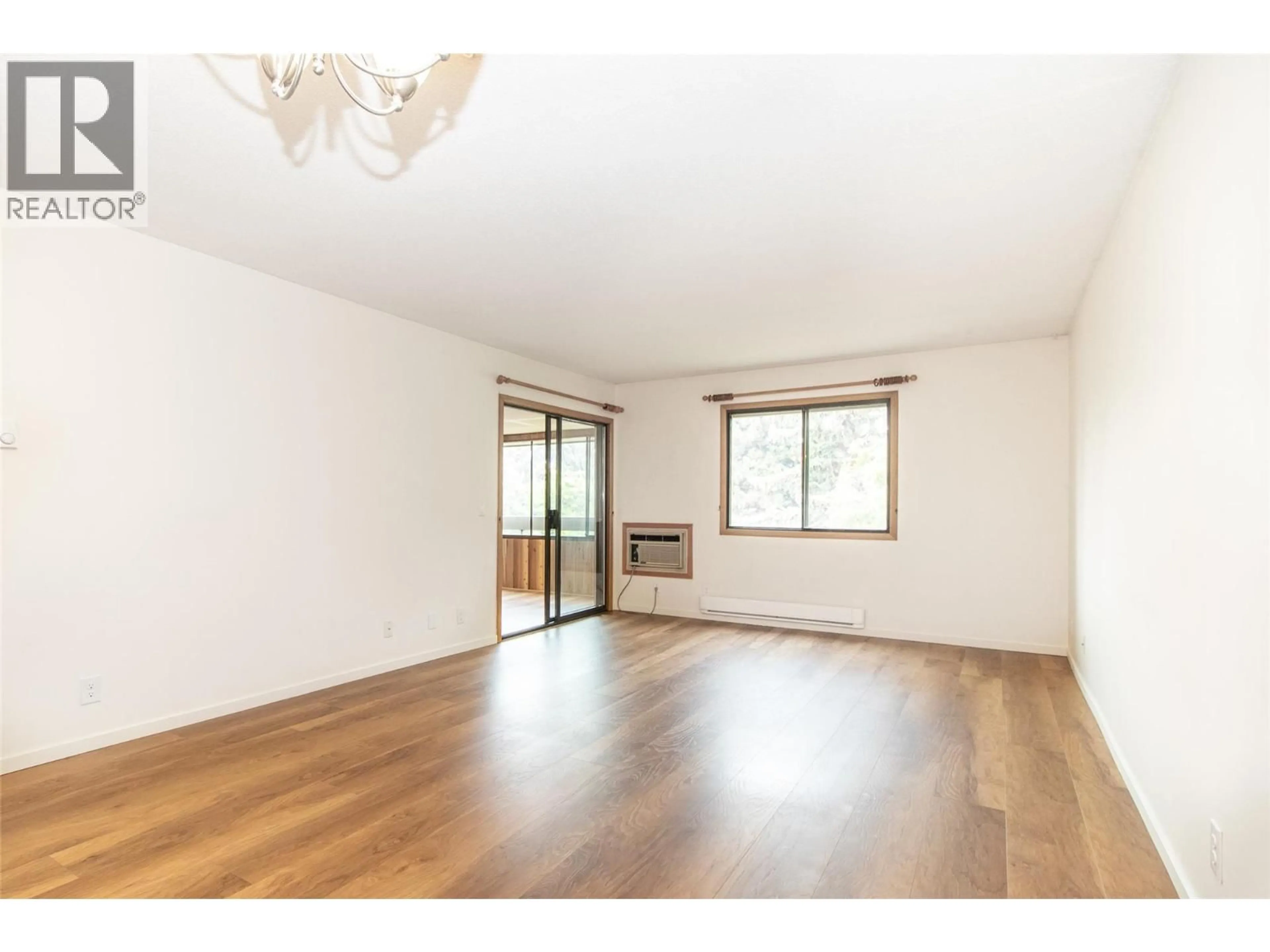 A pic of a room for 303 - 1075 BERNARD AVENUE, Kelowna British Columbia V1Y6P7