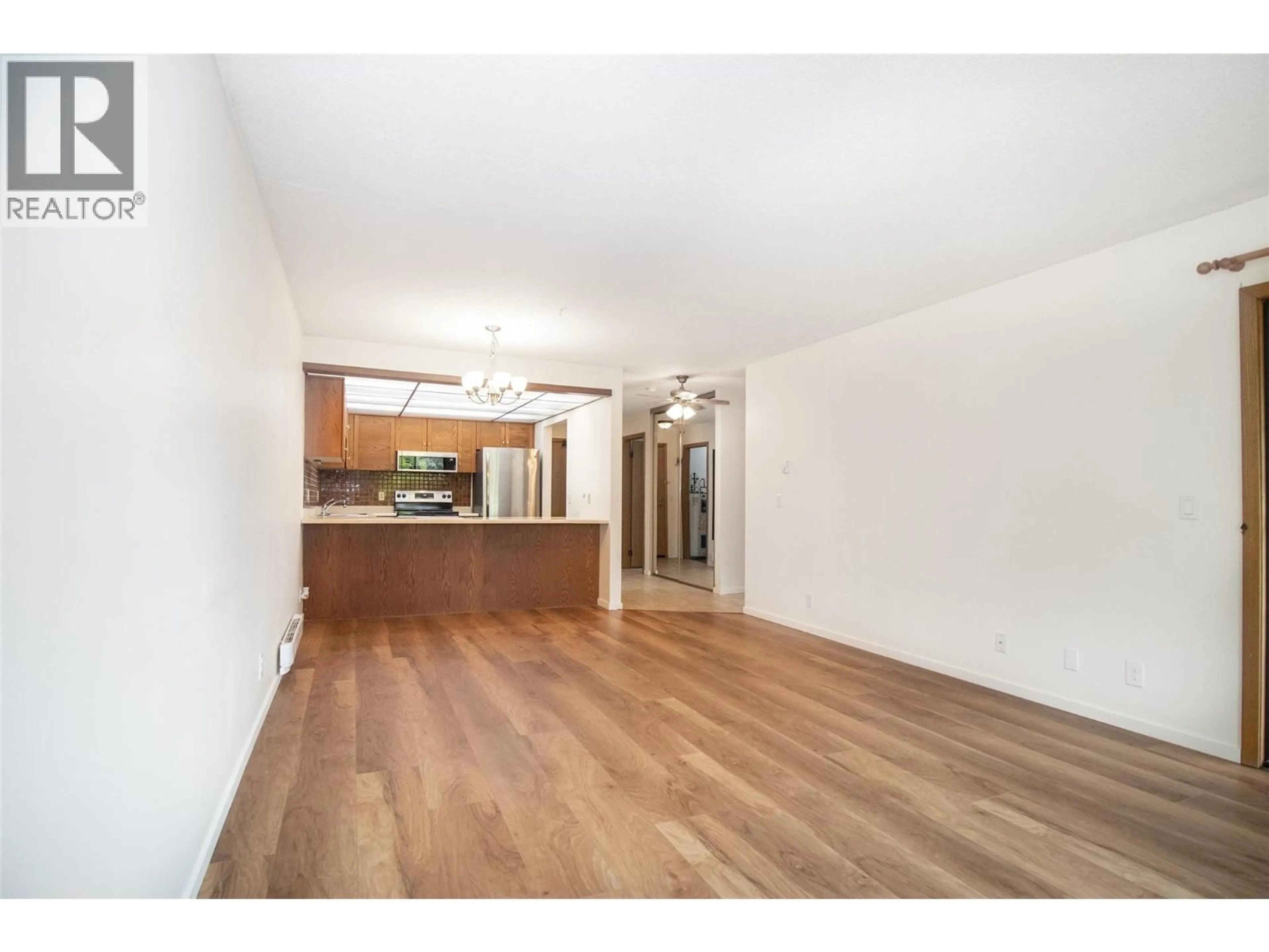 Unknown for 303 - 1075 BERNARD AVENUE, Kelowna British Columbia V1Y6P7