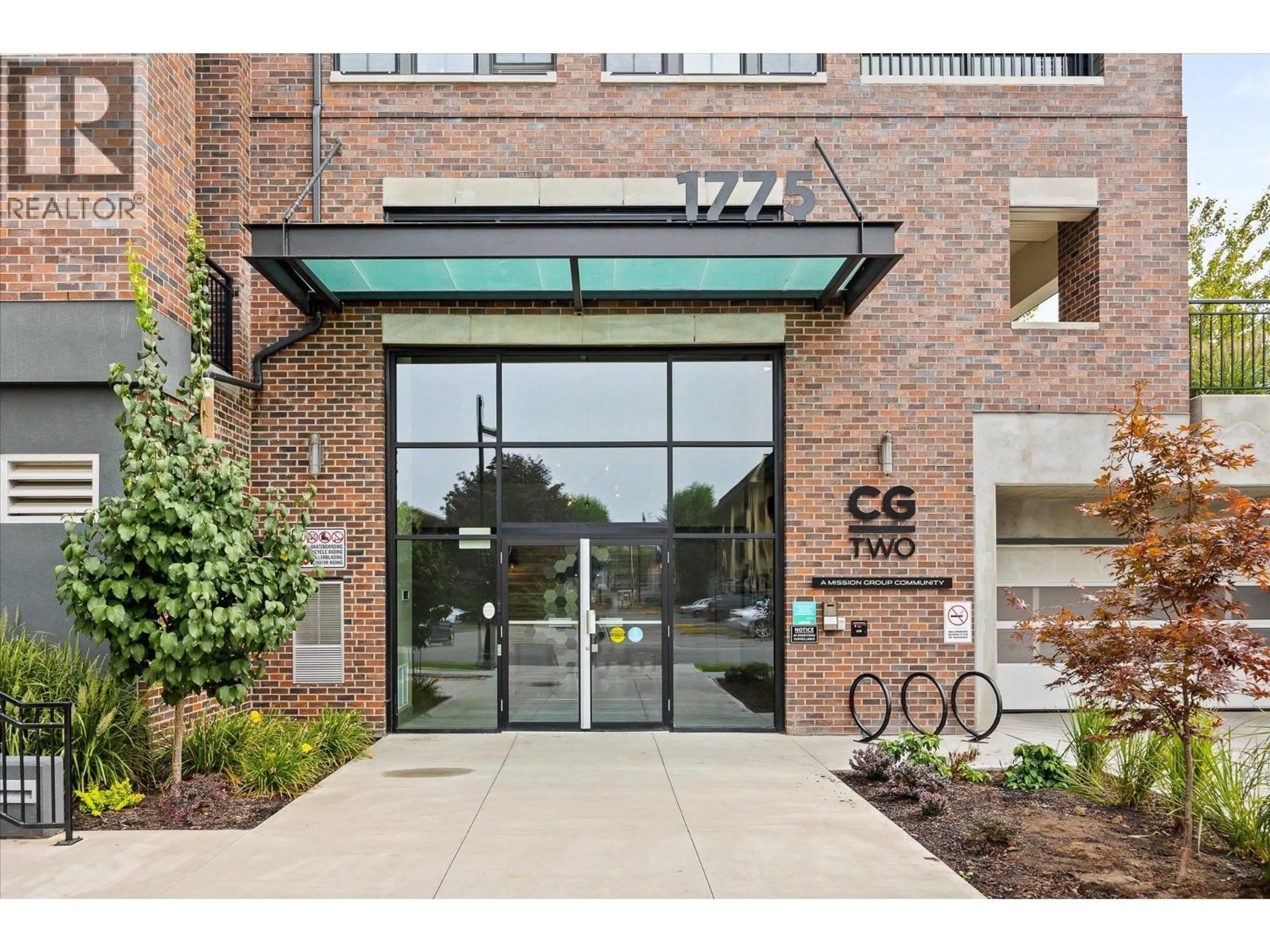 Indoor foyer for PH06 - 1775 CHAPMAN PLACE, Kelowna British Columbia V1Y0G3