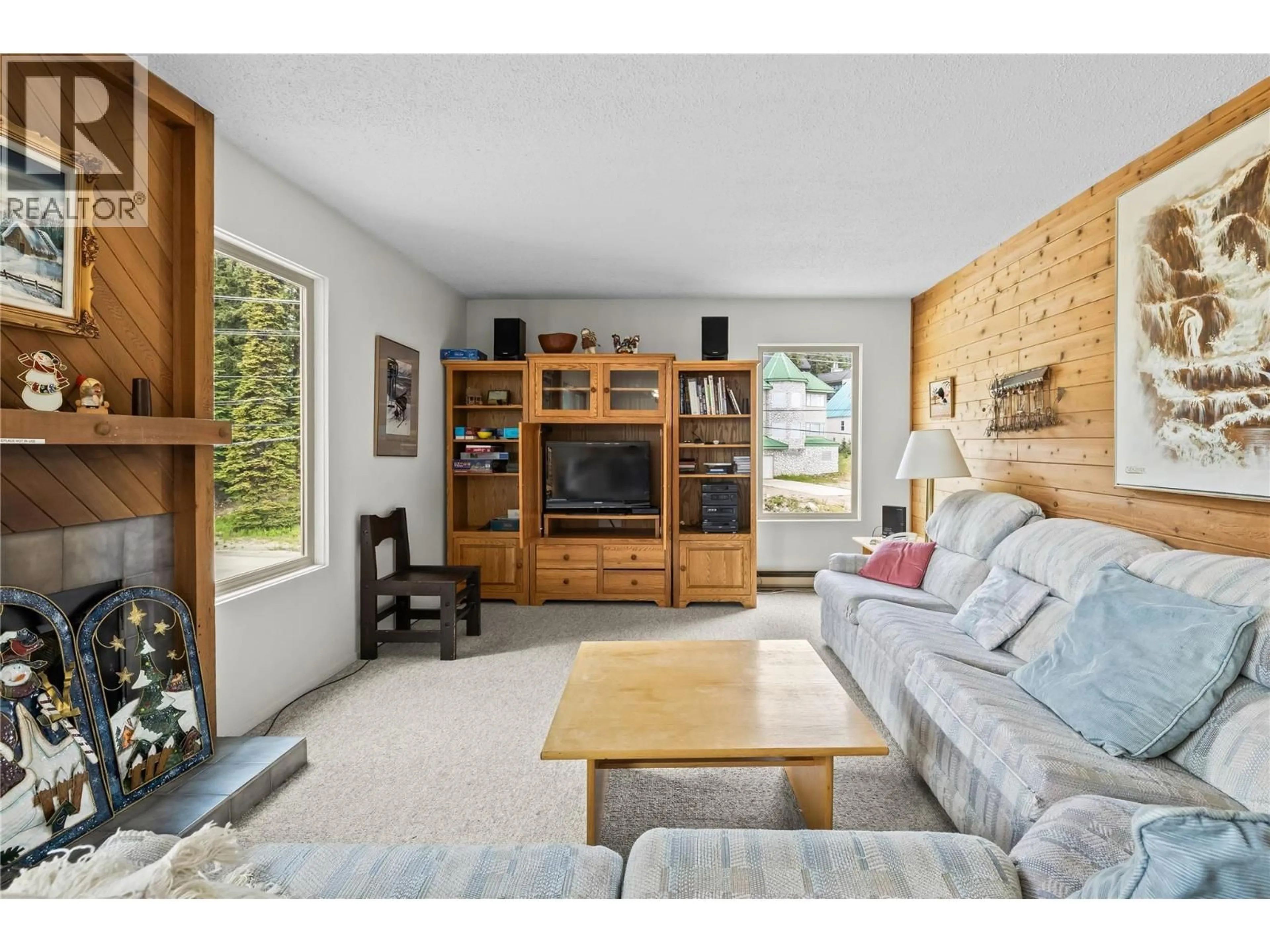Living room with furniture, unknown for 302 - 6430 WHISKEY JACK ROAD, Big White British Columbia V1P1T4