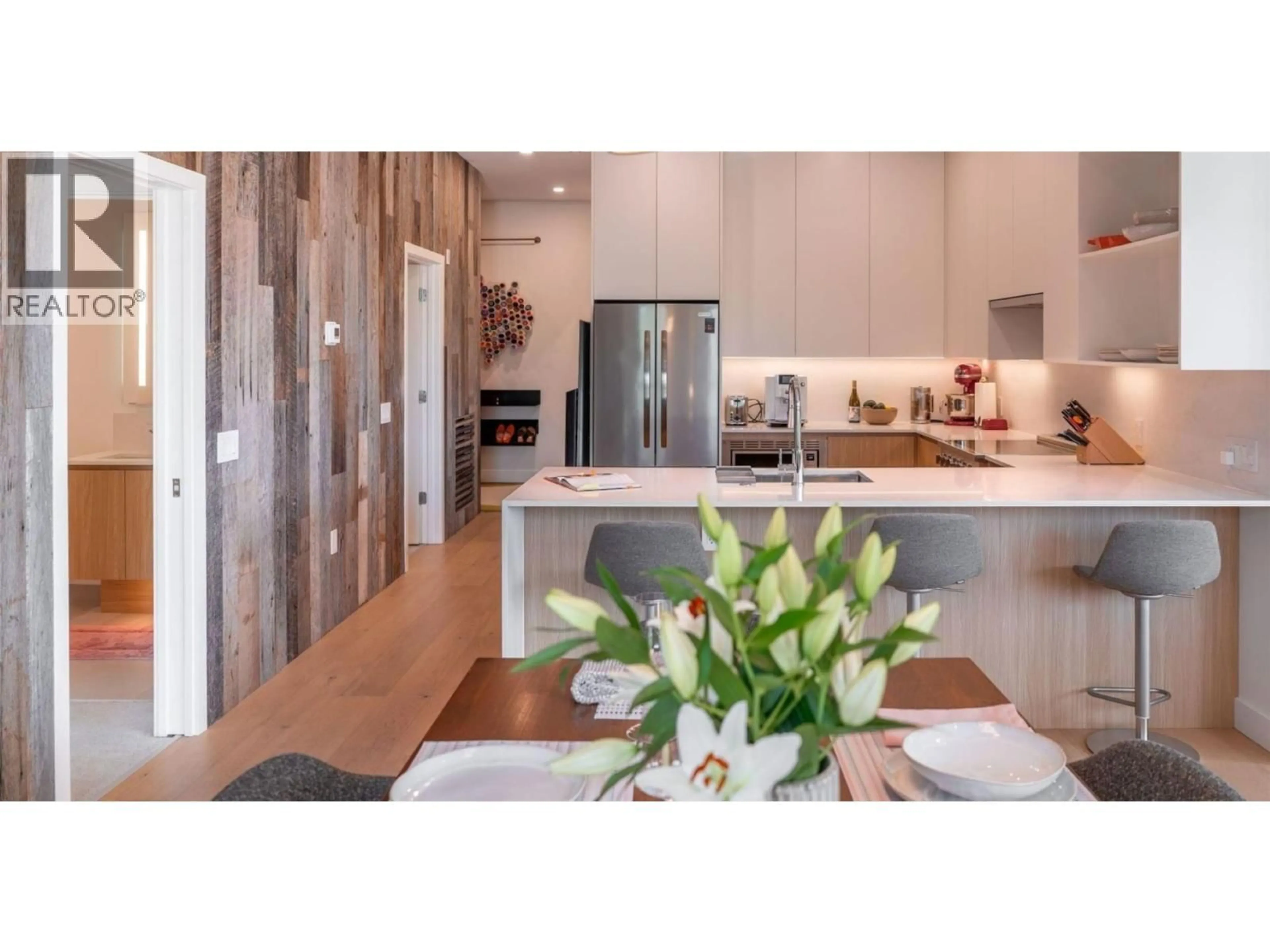 Contemporary kitchen, unknown for 2401 - 1702 COURSIER AVENUE, Revelstoke British Columbia V0E2S3