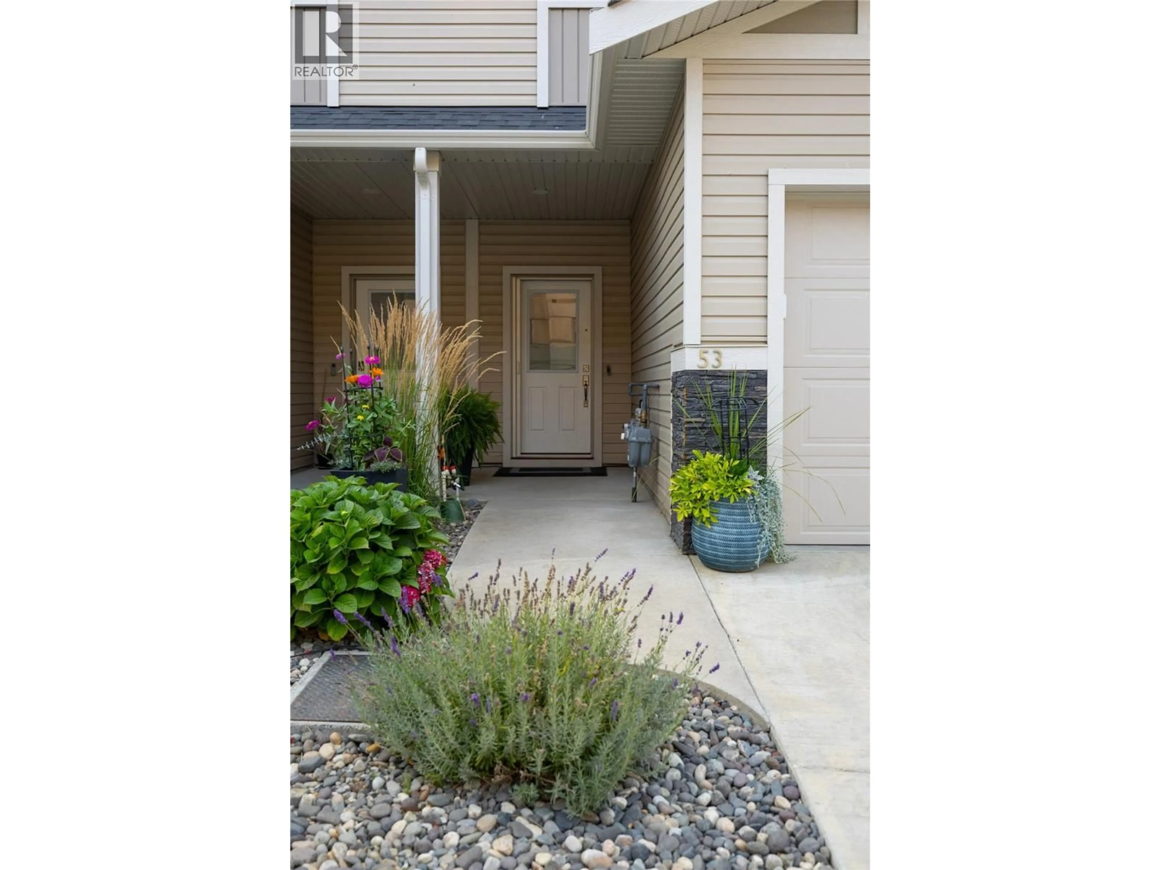 Indoor entryway for 53 - 4600 OKANAGAN AVENUE, Vernon British Columbia V1T0A8