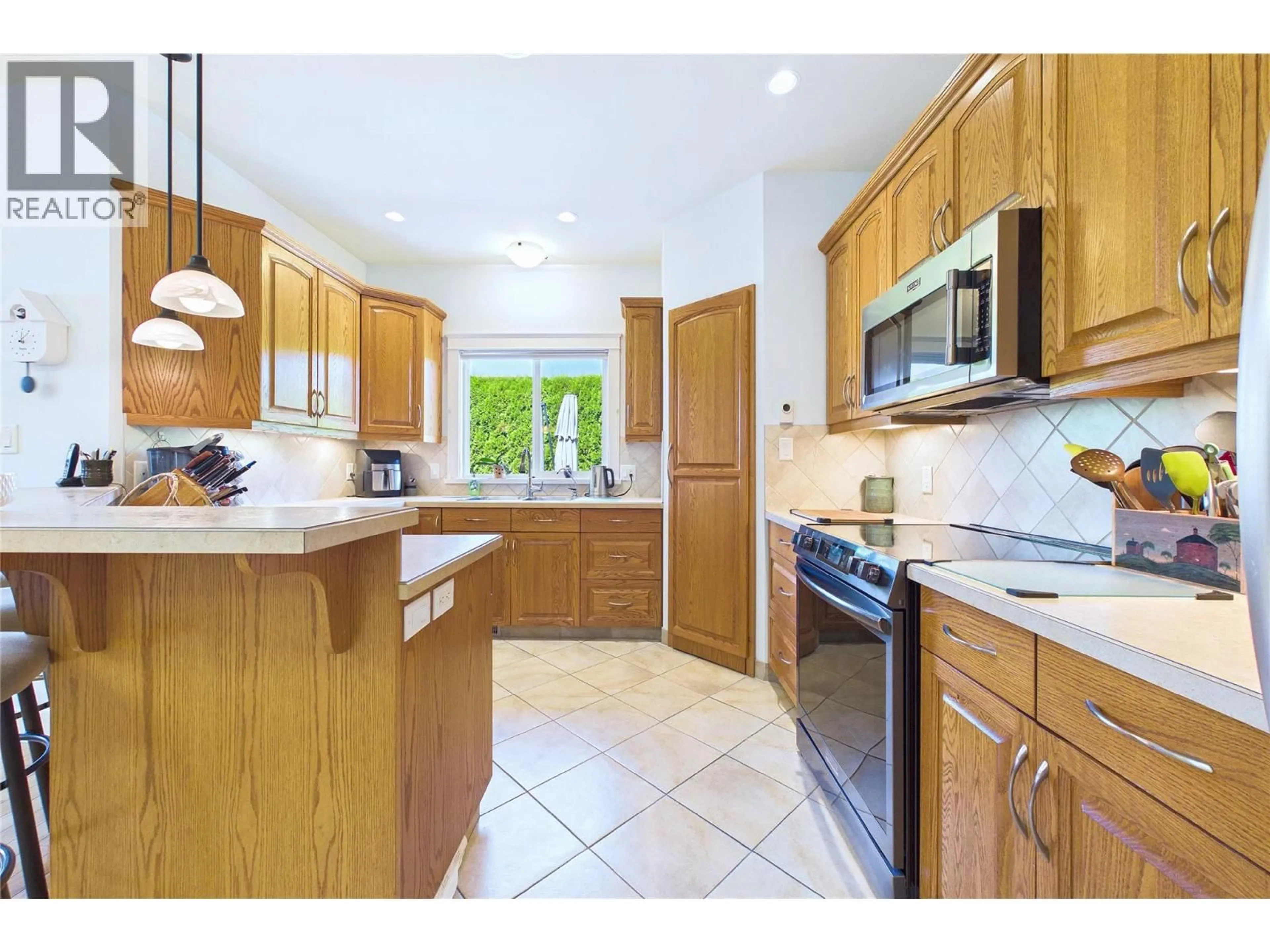 Standard kitchen, ceramic/tile floor for 184 - 170 STOCKS CRESCENT, Penticton British Columbia V2A9C6