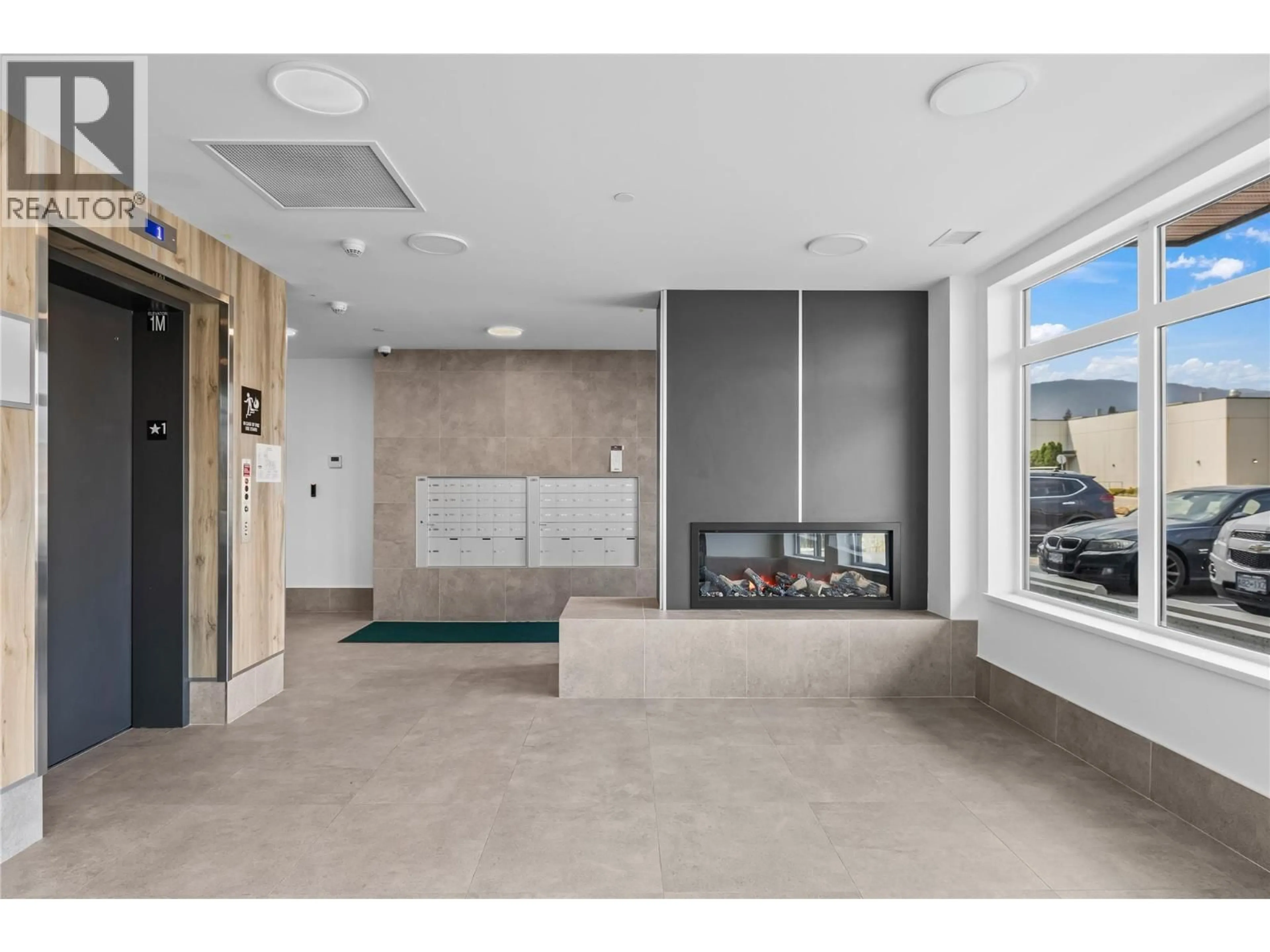Indoor foyer for 403 - 2760 OLALLA ROAD, West Kelowna British Columbia V1Z2A9