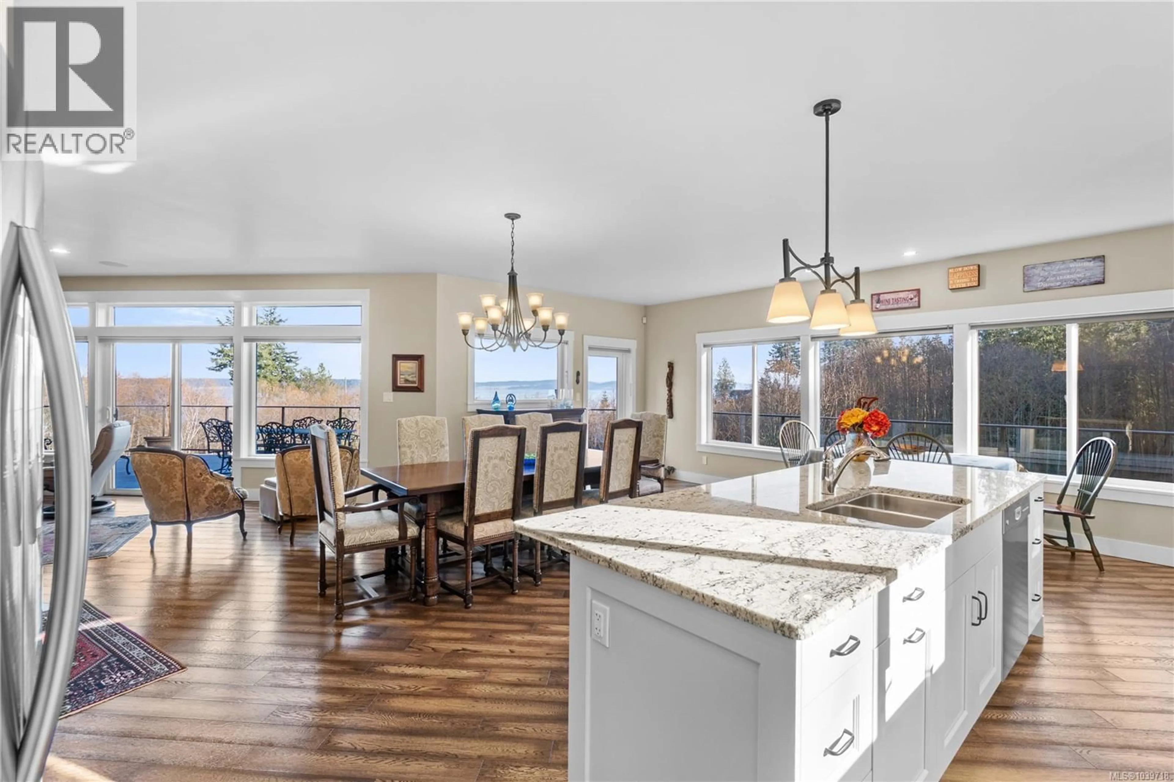 Open concept kitchen, ceramic/tile floor for 2580 INGRAM ROAD EAST, Nanaimo British Columbia V9G1E4