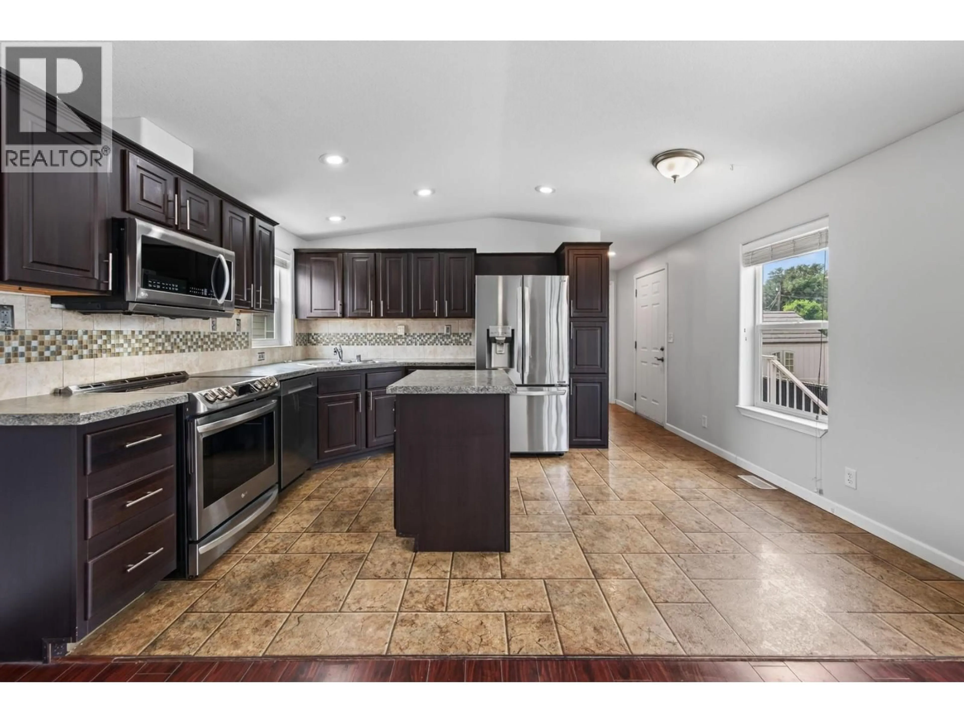 Open concept kitchen, ceramic/tile floor for 13 - 1781 ORD ROAD, Kamloops British Columbia V2B0E8