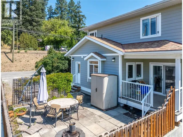 201 25TH AVENUE SOUTH, Creston 2