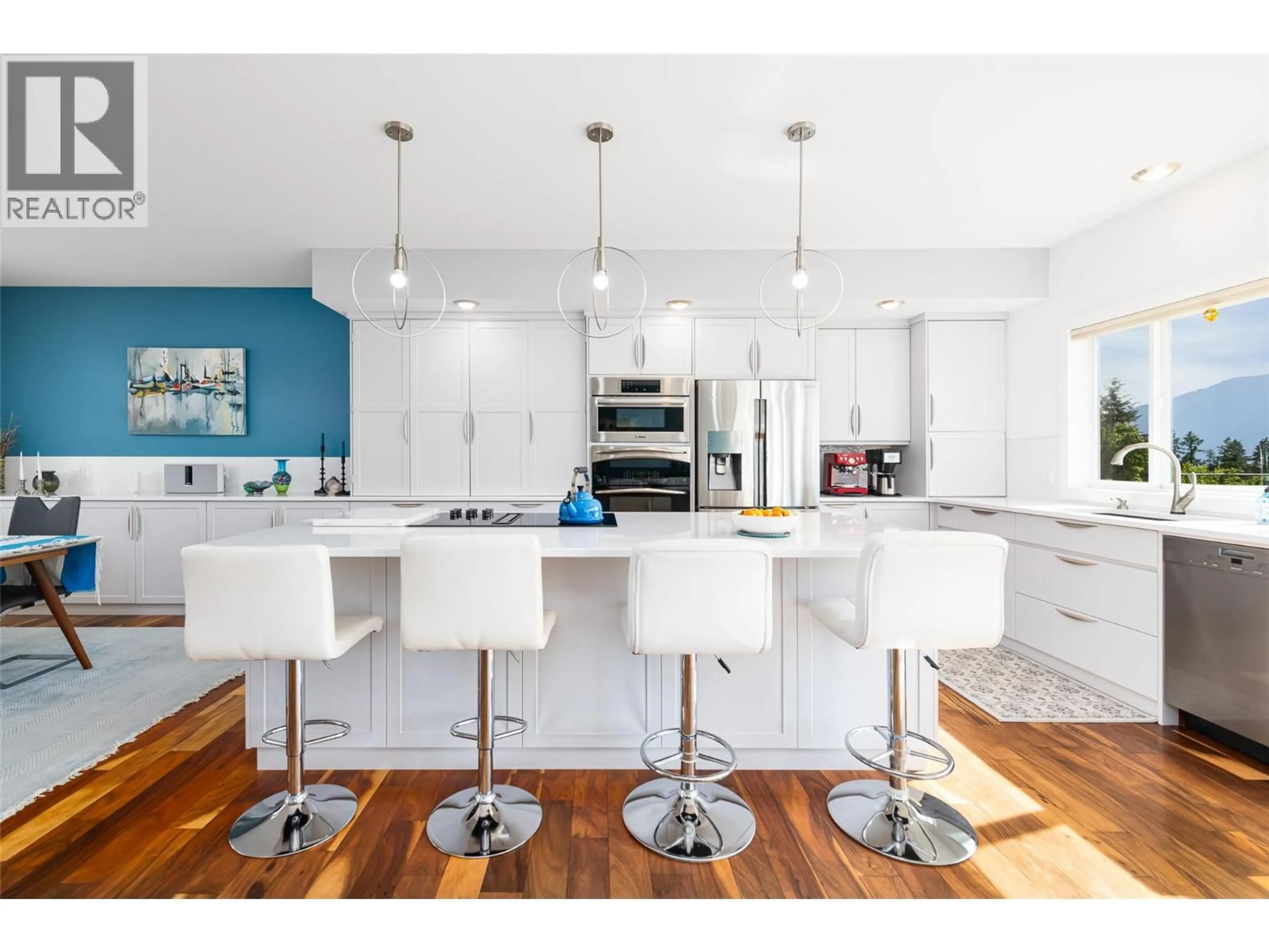Contemporary kitchen, wood/laminate floor for 717 25TH AVENUE SOUTH, Erickson British Columbia V0B1G1