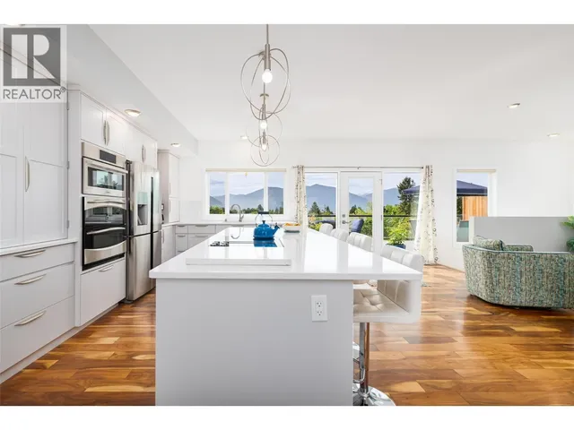 717 25TH AVENUE SOUTH, Erickson 3