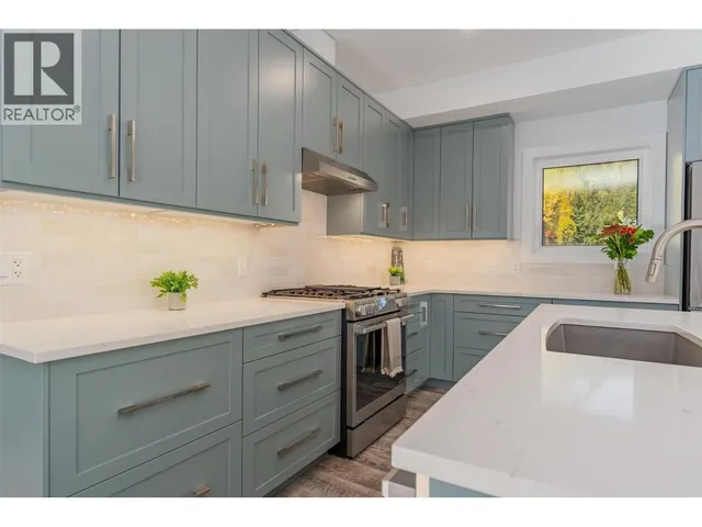 2690 MONTE CHRISTO STREET, Rossland 5