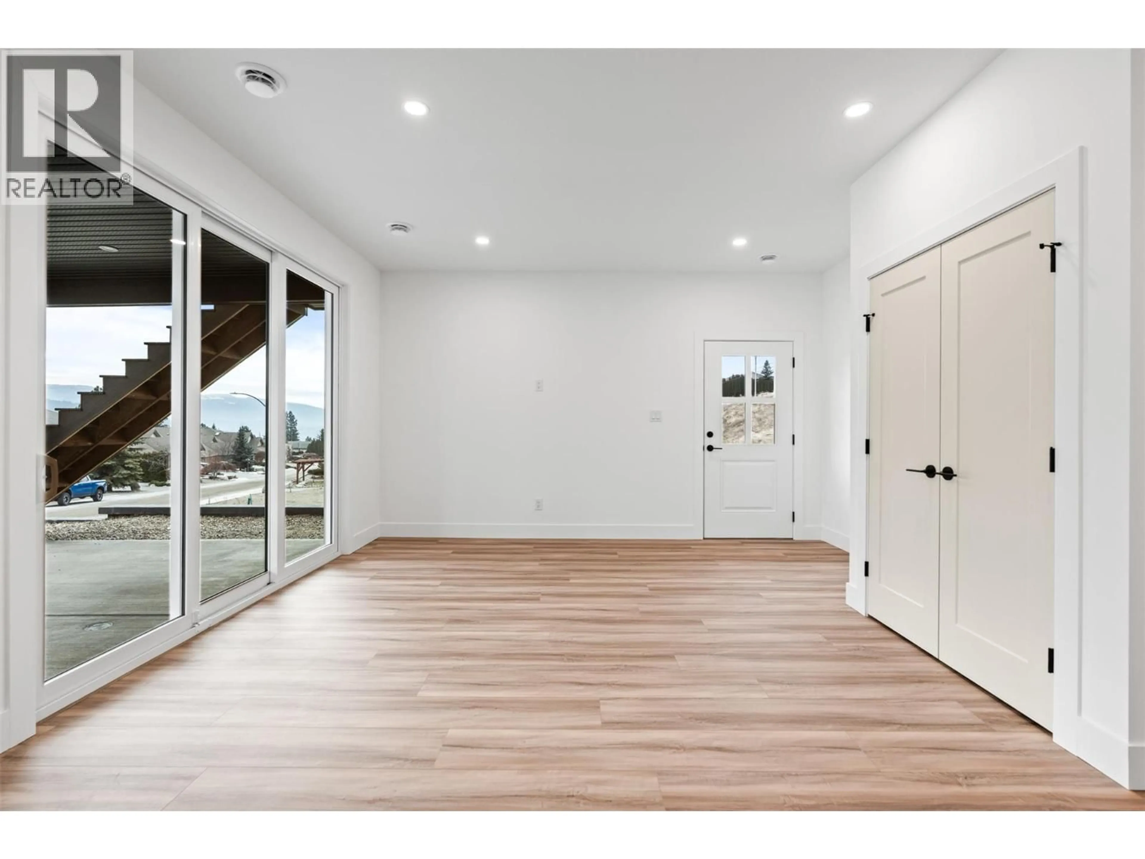 Indoor entryway for 7013 MANNING PLACE, Vernon British Columbia V1B0B6