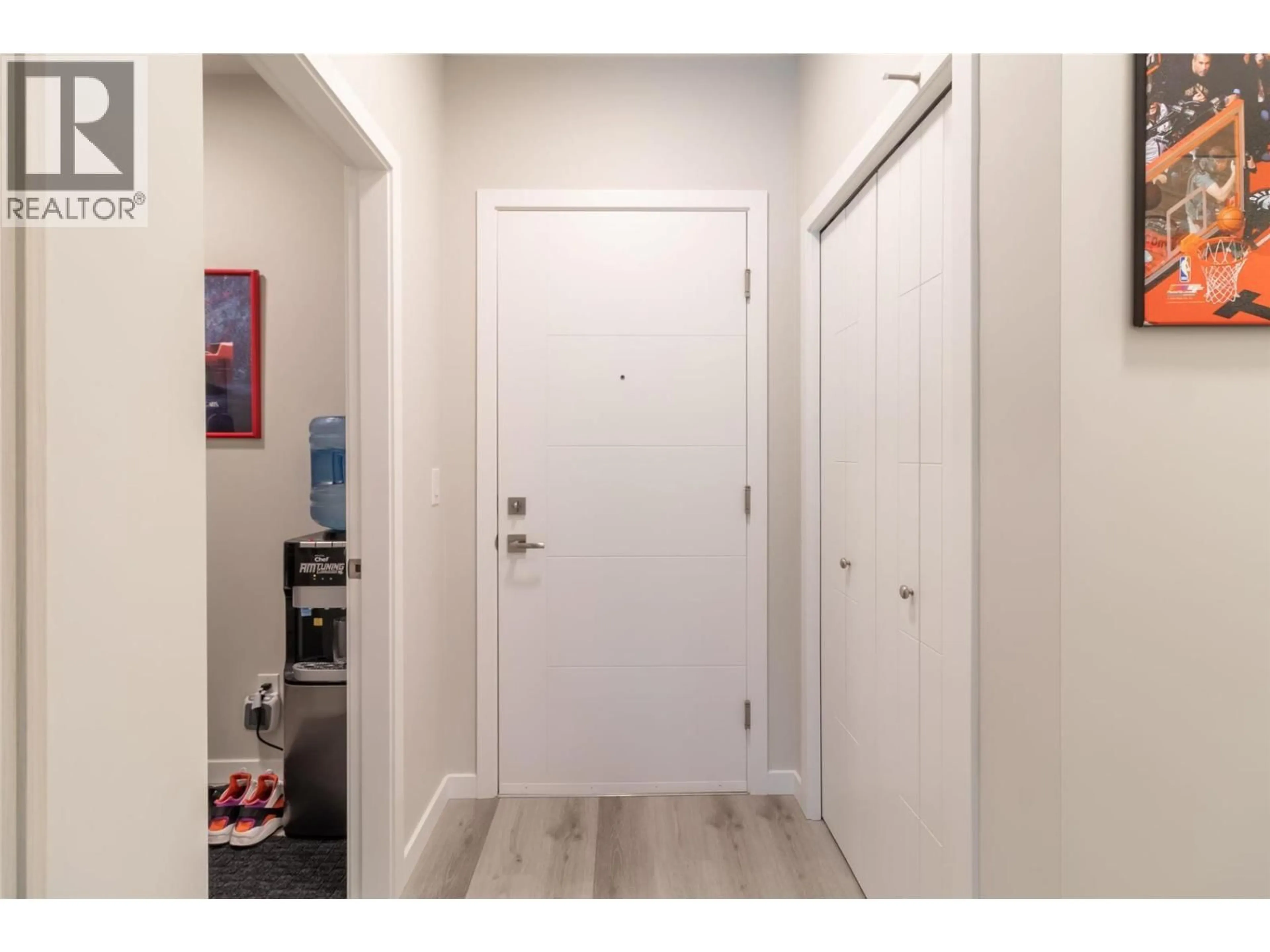 Indoor entryway for 126 - 2301 CARRINGTON ROAD, West Kelowna British Columbia V4T0E2