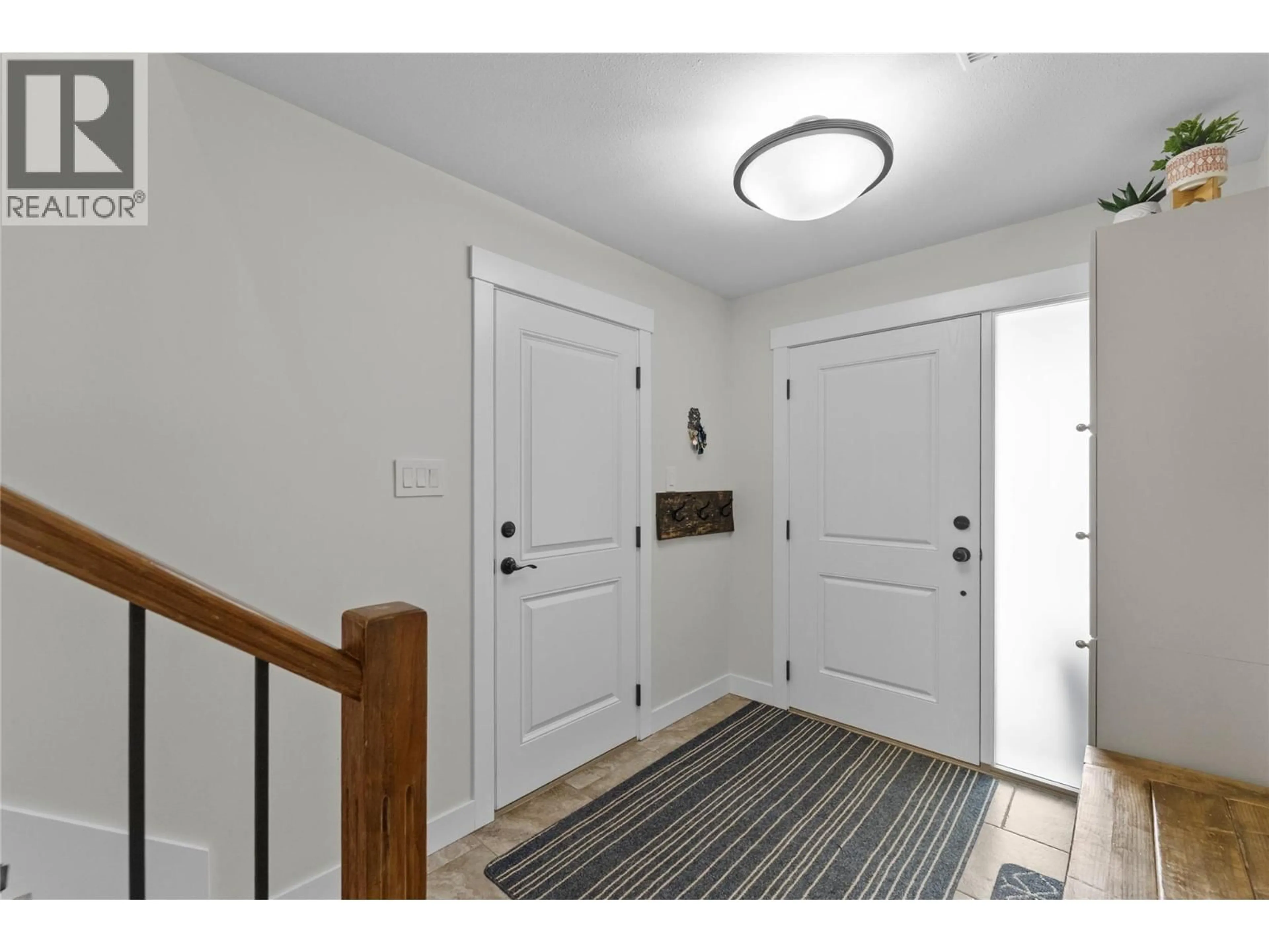 Indoor entryway for 389 DALADON DRIVE, Logan Lake British Columbia V0K1W0