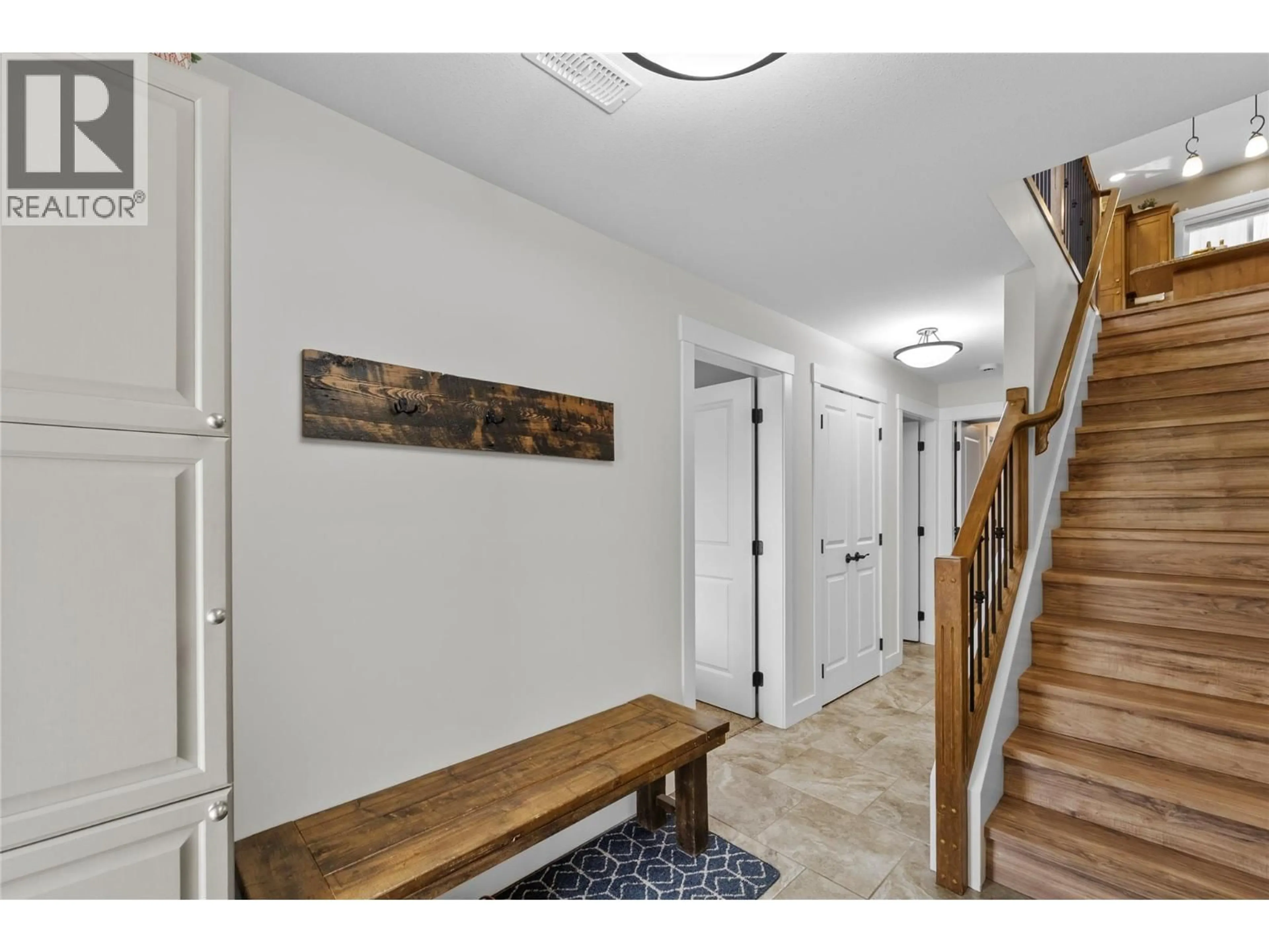 Indoor entryway for 389 DALADON DRIVE, Logan Lake British Columbia V0K1W0