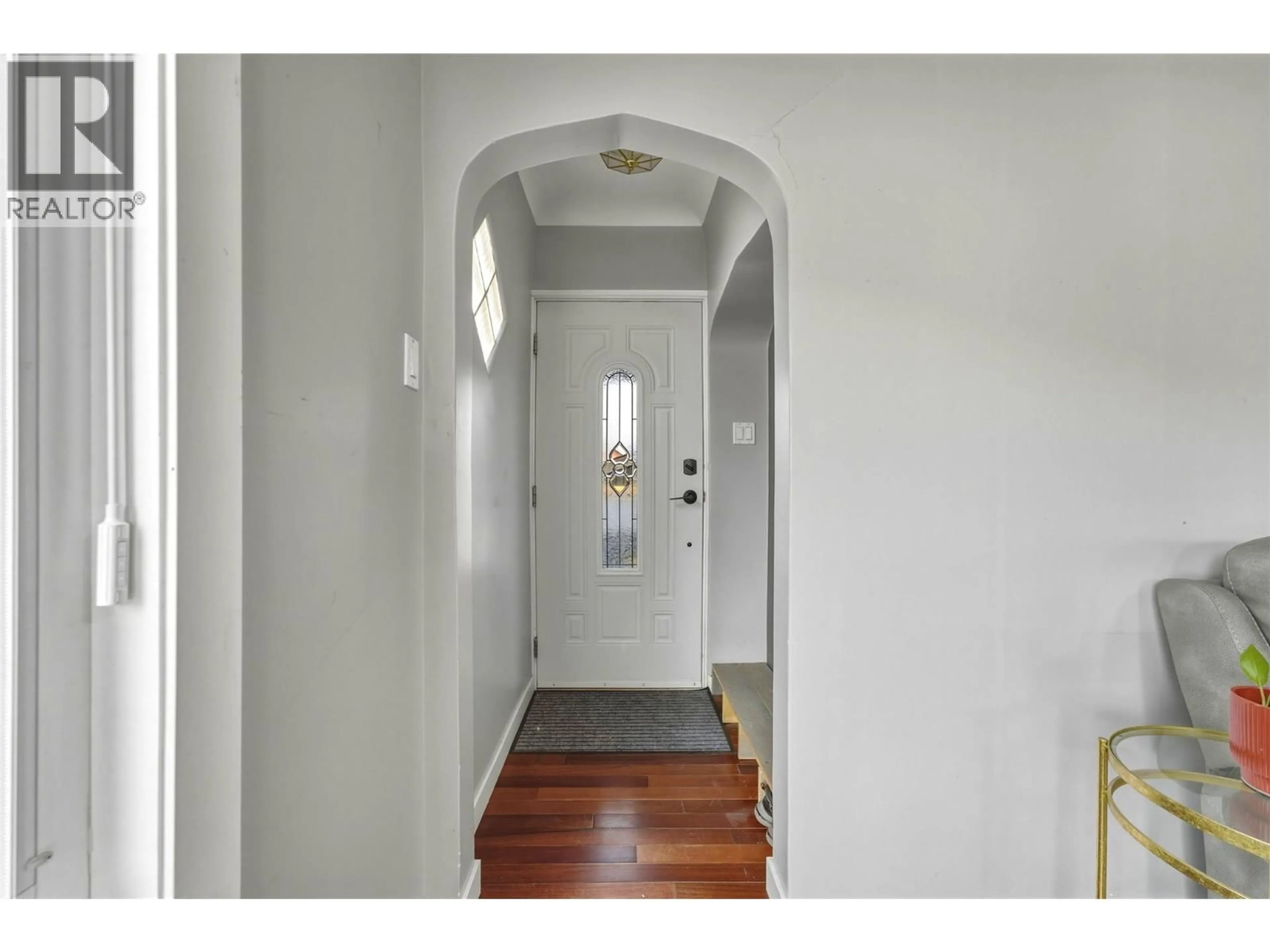 Indoor entryway for 1701 34 STREET, Vernon British Columbia V1T5V7