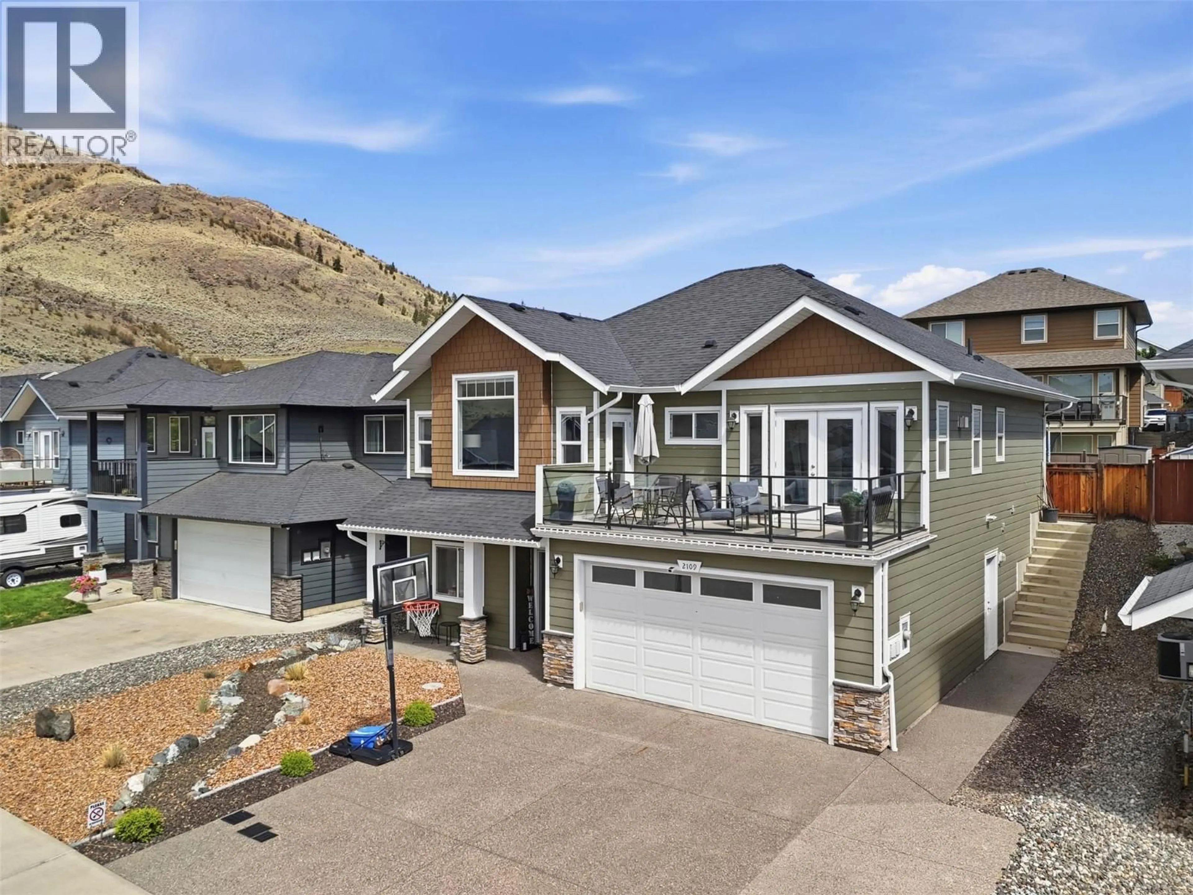 Home with vinyl exterior material, mountain view for 2109 DOUBLETREE CRESCENT, Kamloops British Columbia V2B0E9