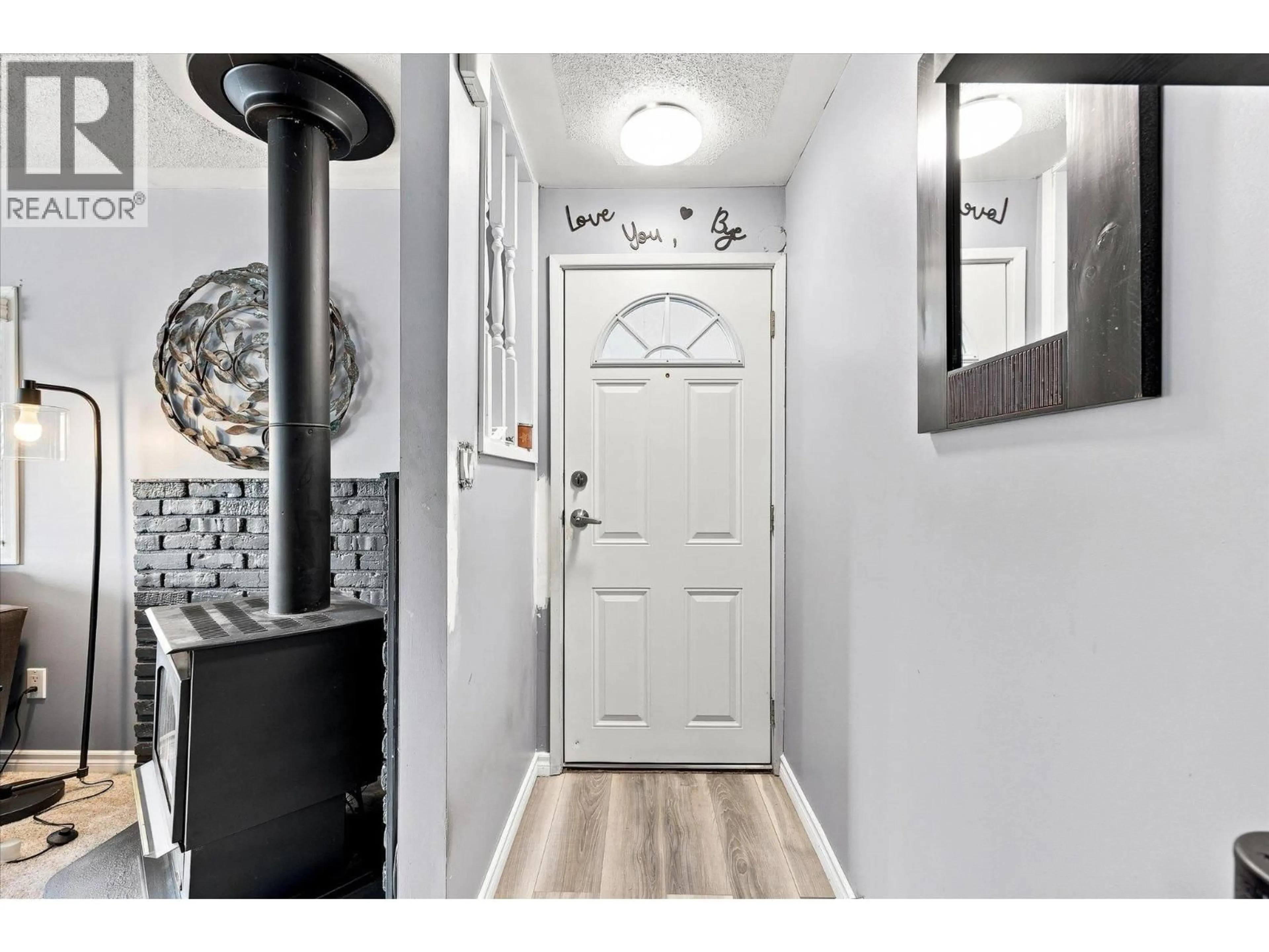 Indoor entryway for 101 - 1999 HIGHWAY 97 OTHER SOUTH, West Kelowna British Columbia V1Z1B2