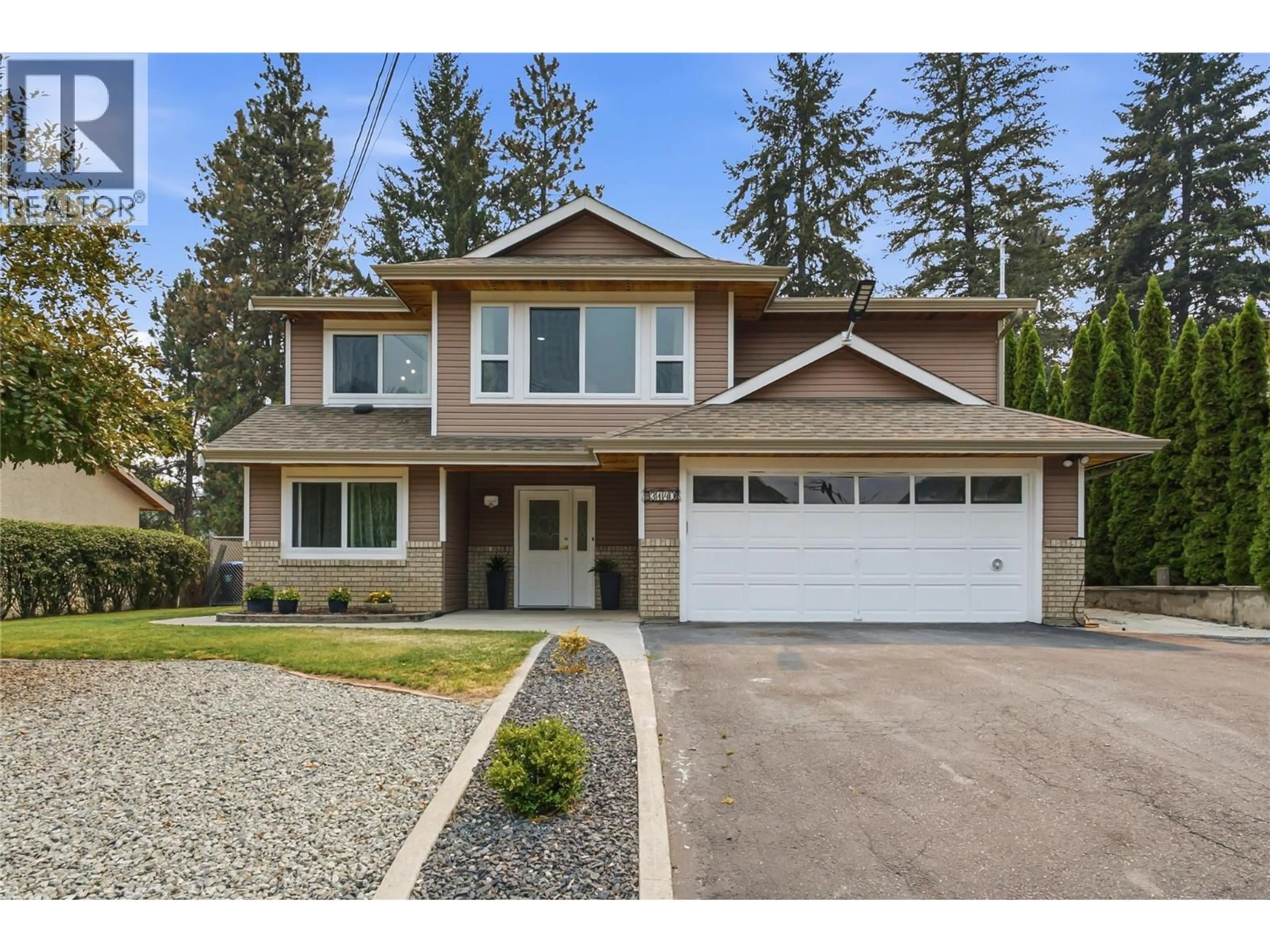 Home with vinyl exterior material, street for 3140 COVENTRY CRESCENT, West Kelowna British Columbia V4T1E3