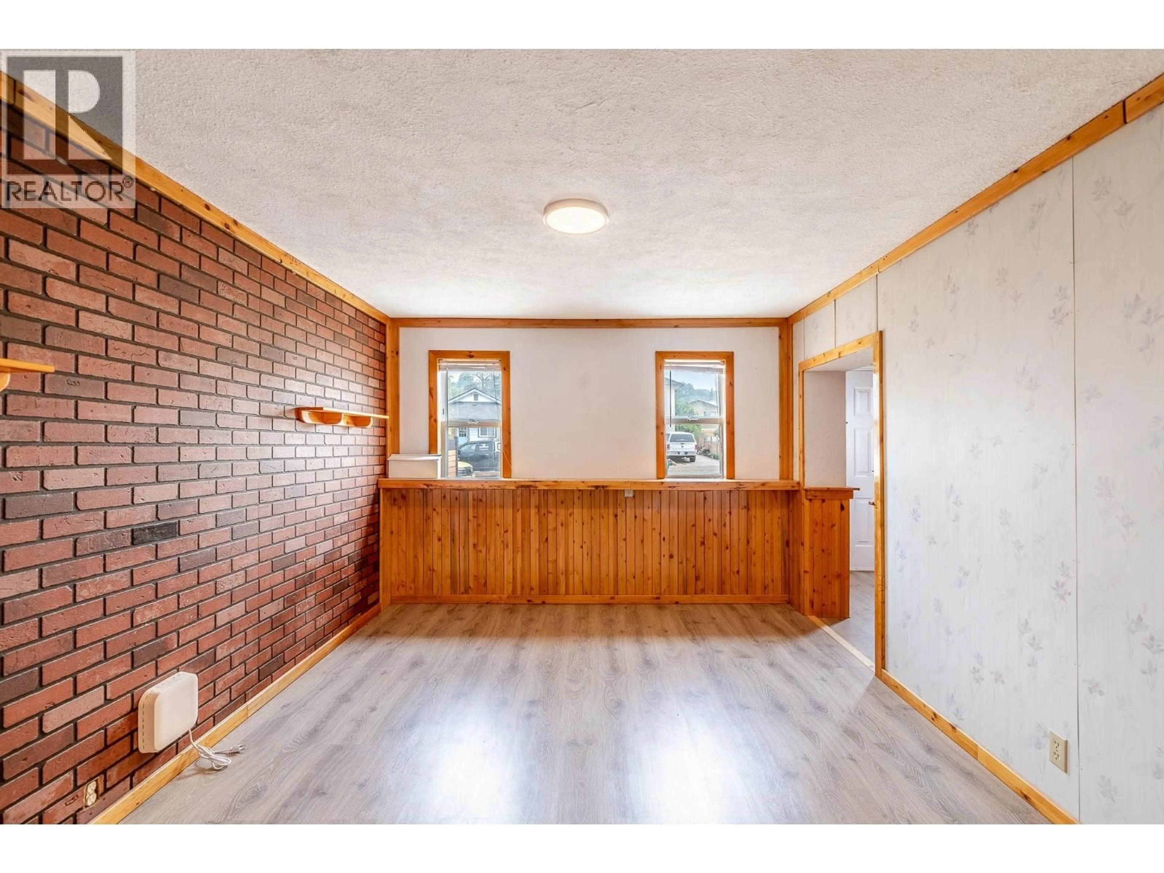 Unknown for 553 PAPINEAU STREET, Penticton British Columbia V2A4X6