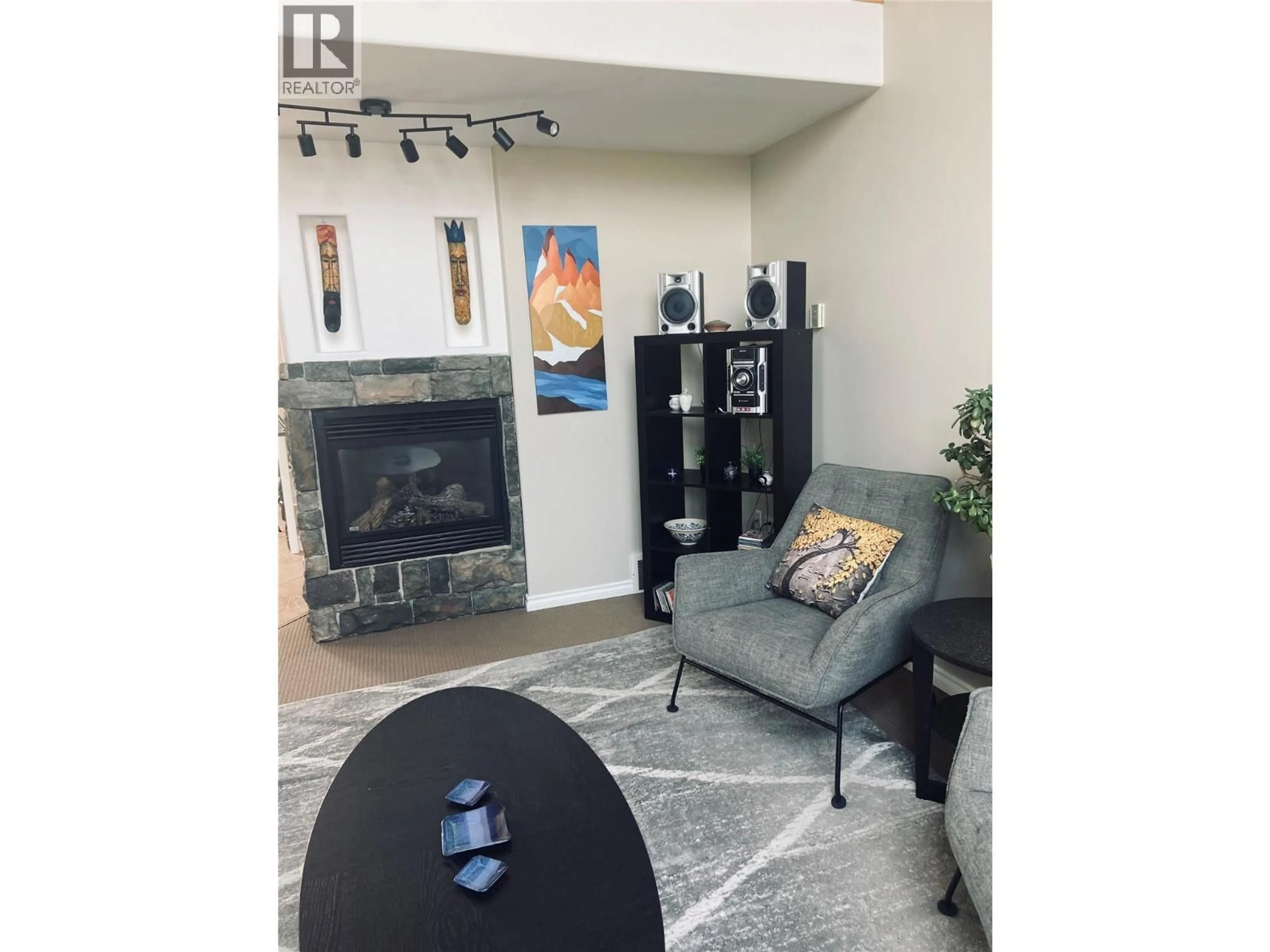 Living room with furniture, unknown for 916 13 STREET SOUTH, Golden British Columbia V0A1H0