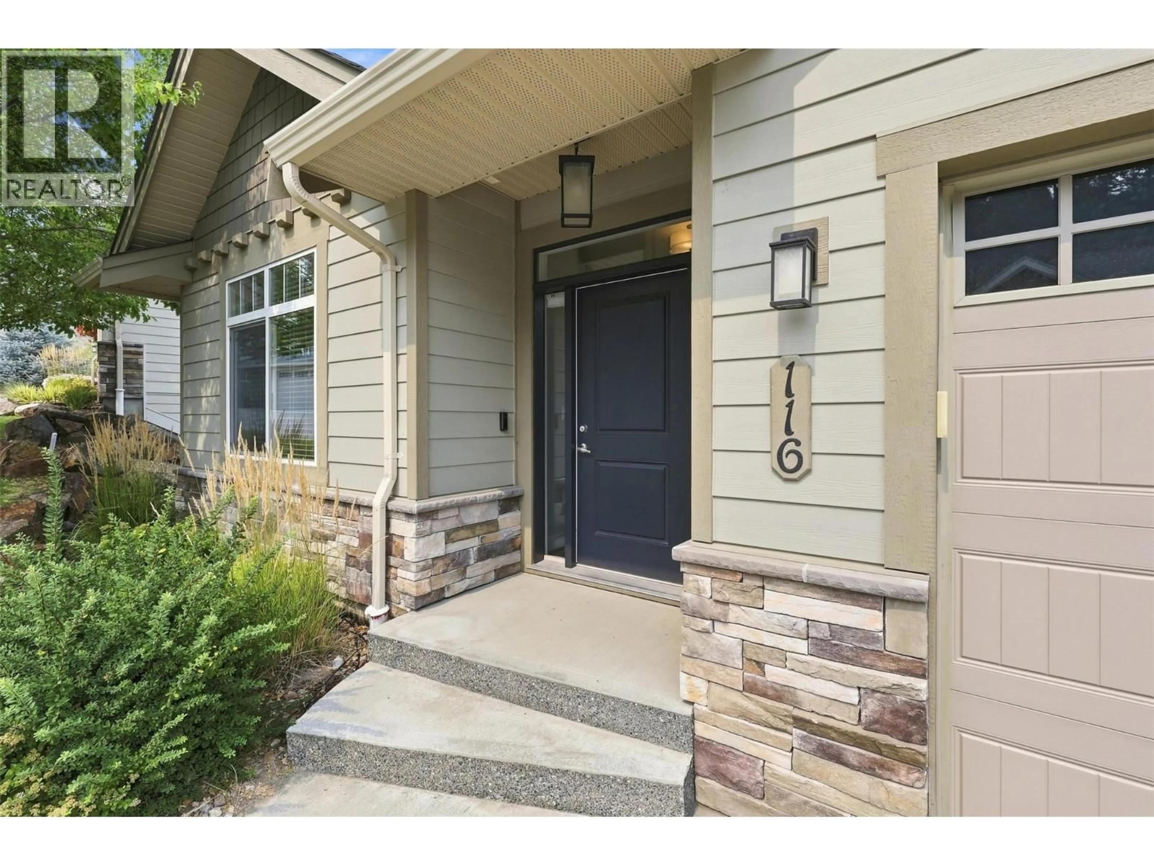 Indoor entryway for 116 - 1939 COLDWATER DRIVE, Kamloops British Columbia V2E0B3
