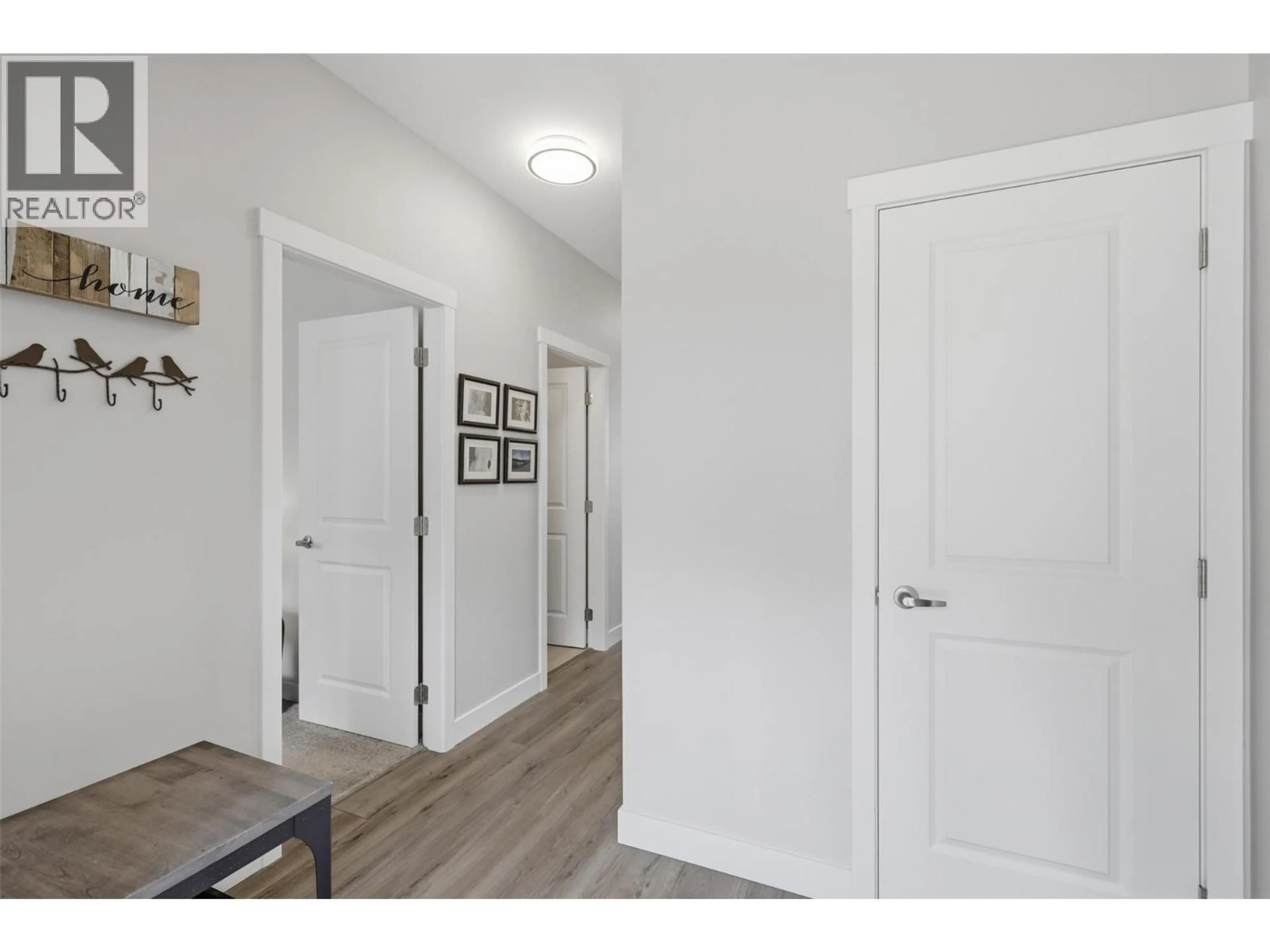 Indoor entryway for 116 - 1939 COLDWATER DRIVE, Kamloops British Columbia V2E0B3