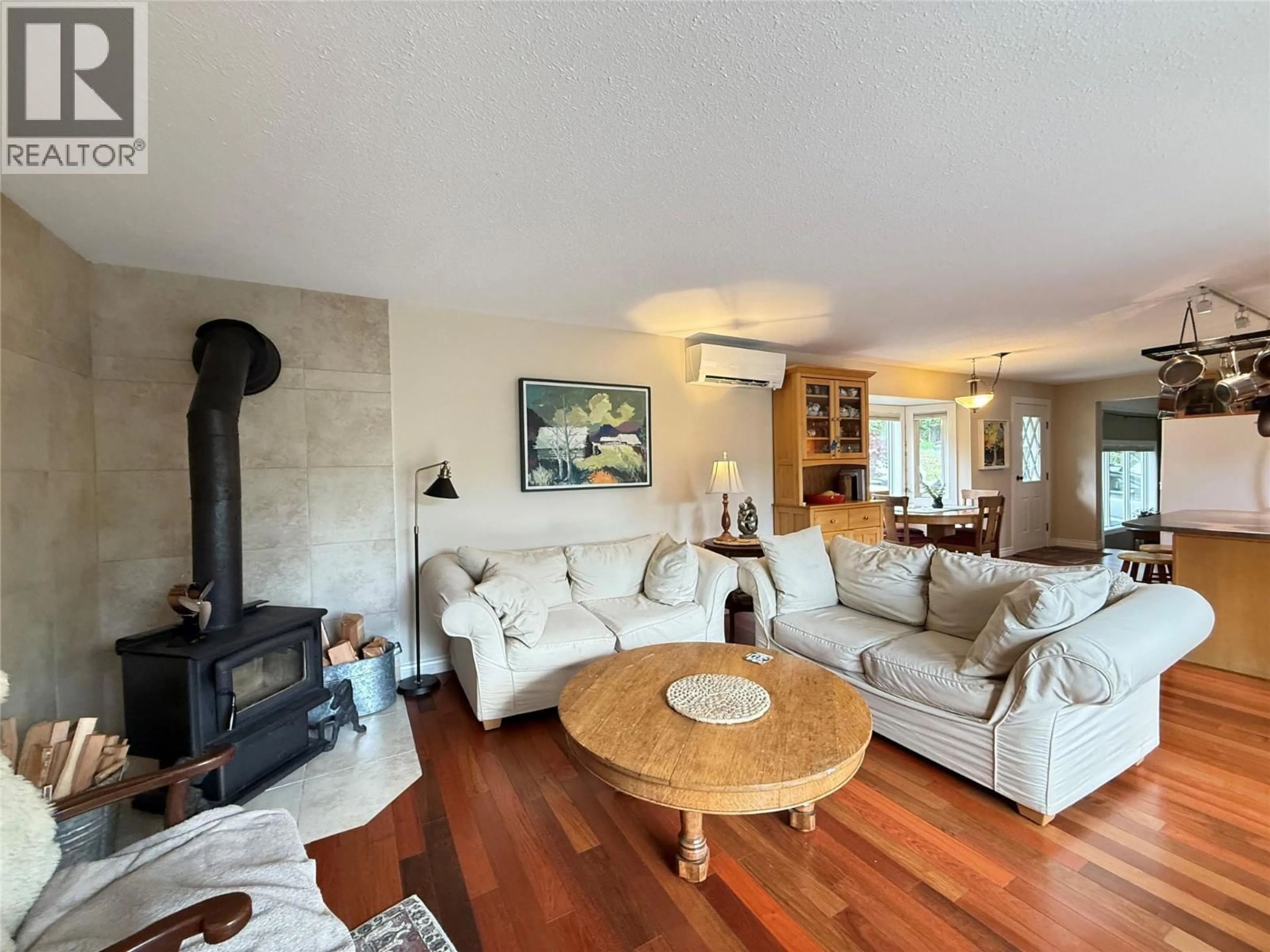 Living room with furniture, unknown for 3834 WOODCREST ROAD, Bonnington British Columbia V0G2G3