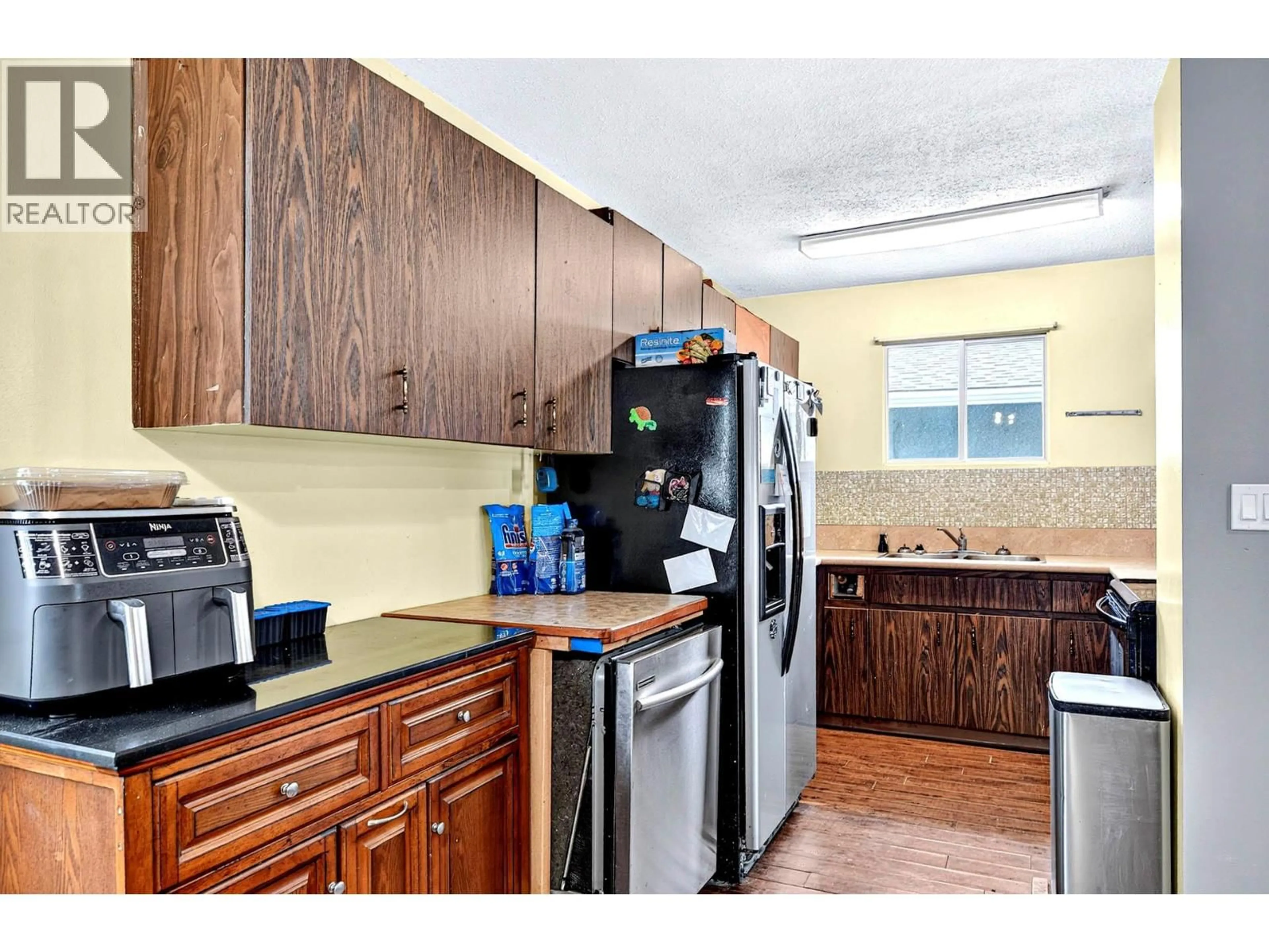 Standard kitchen, unknown for 40 - 800 VALHALLA DRIVE, Kamloops British Columbia V2B1R8