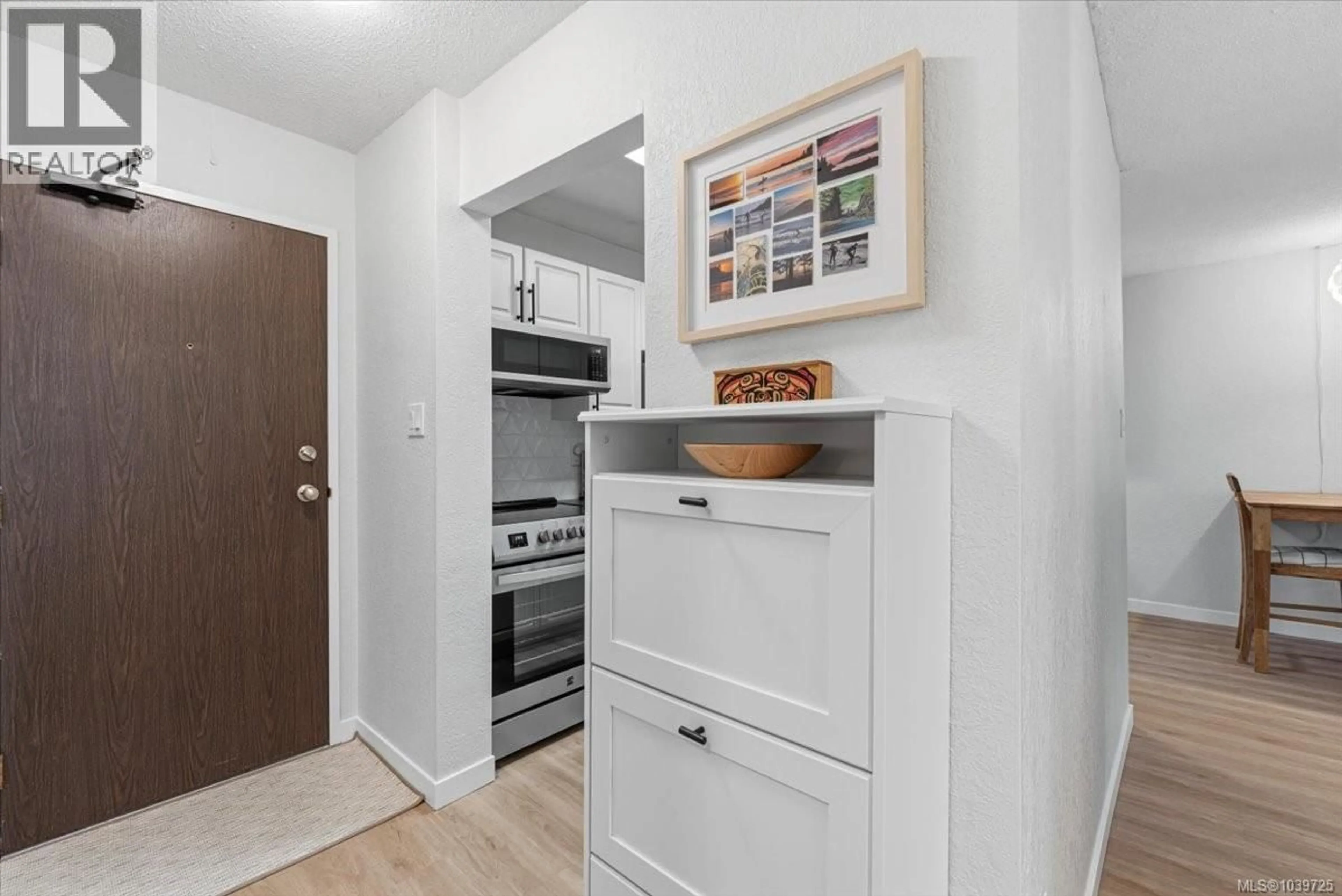 Standard kitchen, unknown for 104 - 1600 DUFFERIN CRESCENT, Nanaimo British Columbia V9S5N2