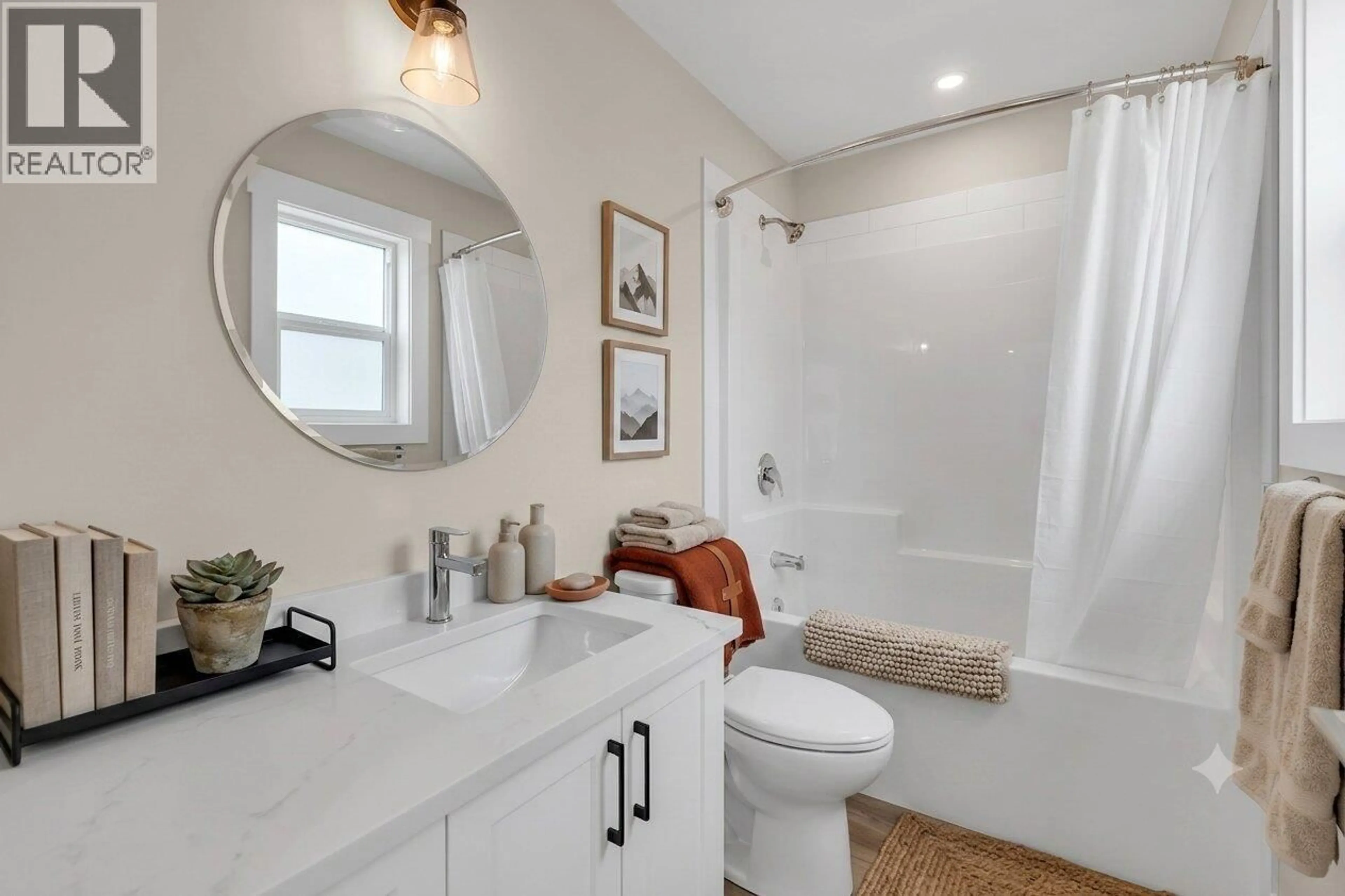 Contemporary bathroom, ceramic/tile floor for 520 SIMILKAMEEN AVE OTHER, Princeton British Columbia V0X1W0