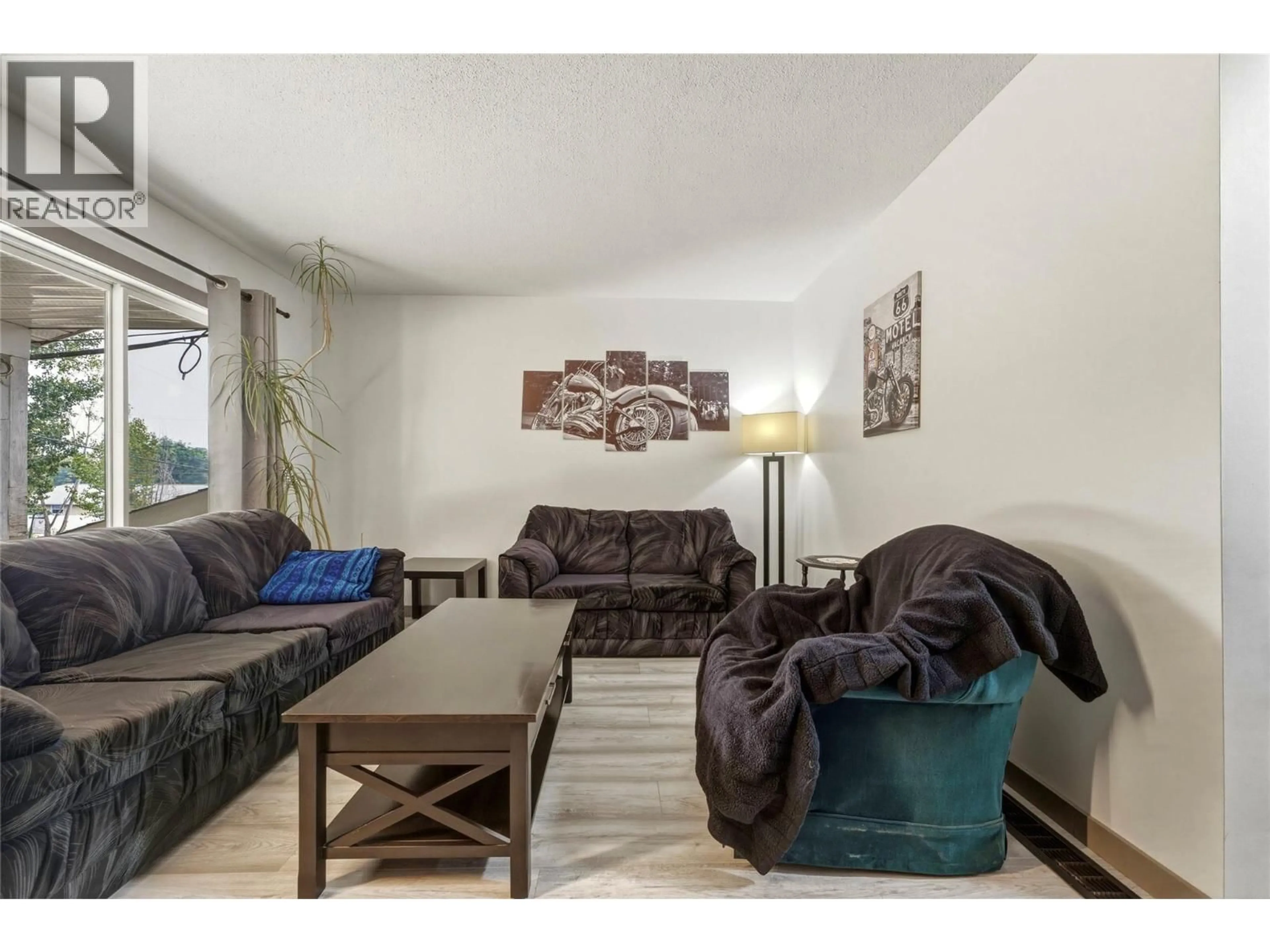 Living room with furniture, unknown for 7 - 3807 32 AVENUE, Vernon British Columbia V1T2N2