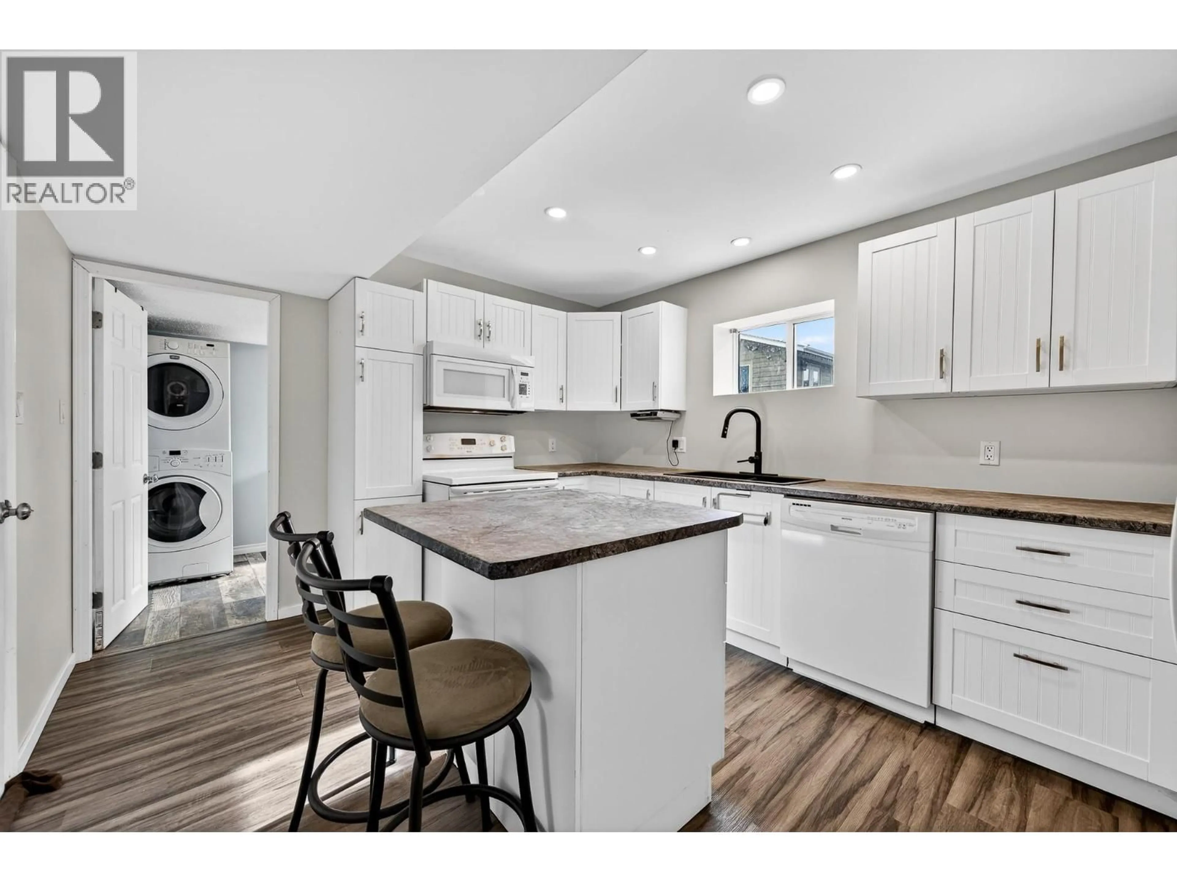 Open concept kitchen, unknown for 1669 WESTMOUNT DRIVE, Kamloops British Columbia V2B6A4