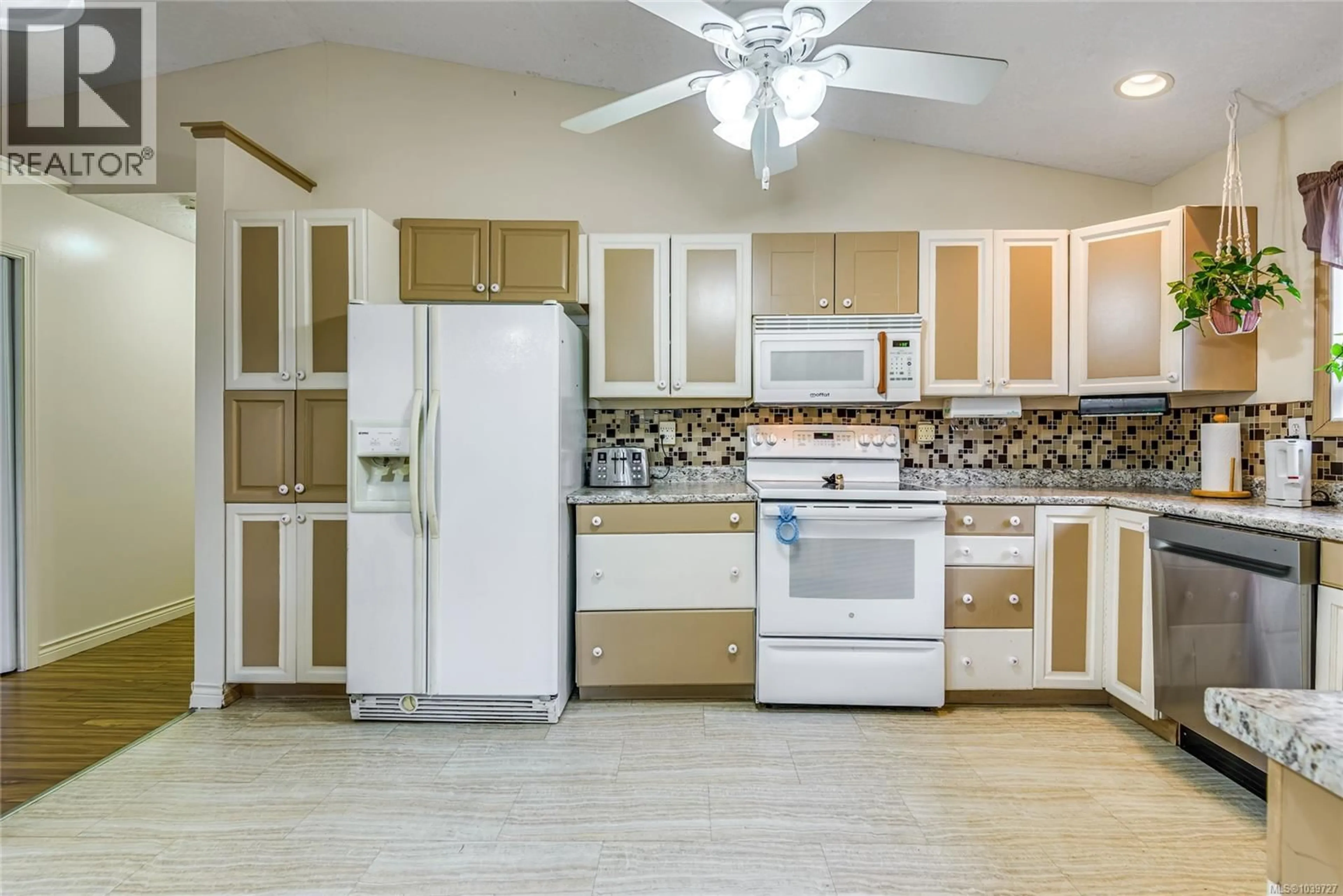 Standard kitchen, ceramic/tile floor for 8955 MCLAREY AVENUE, Black Creek British Columbia V9J1A2