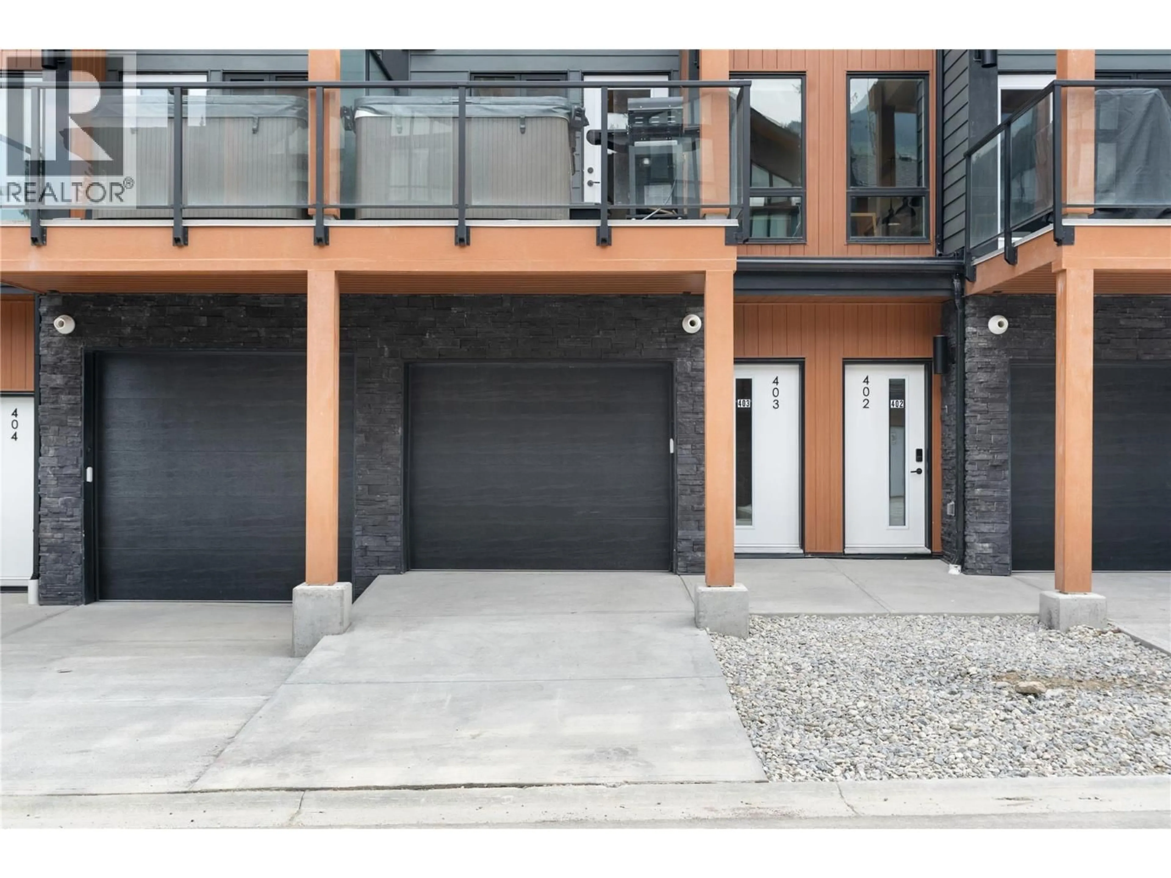 Indoor garage for 403 - 2116 PANORAMA DRIVE, Panorama British Columbia V0A1T0