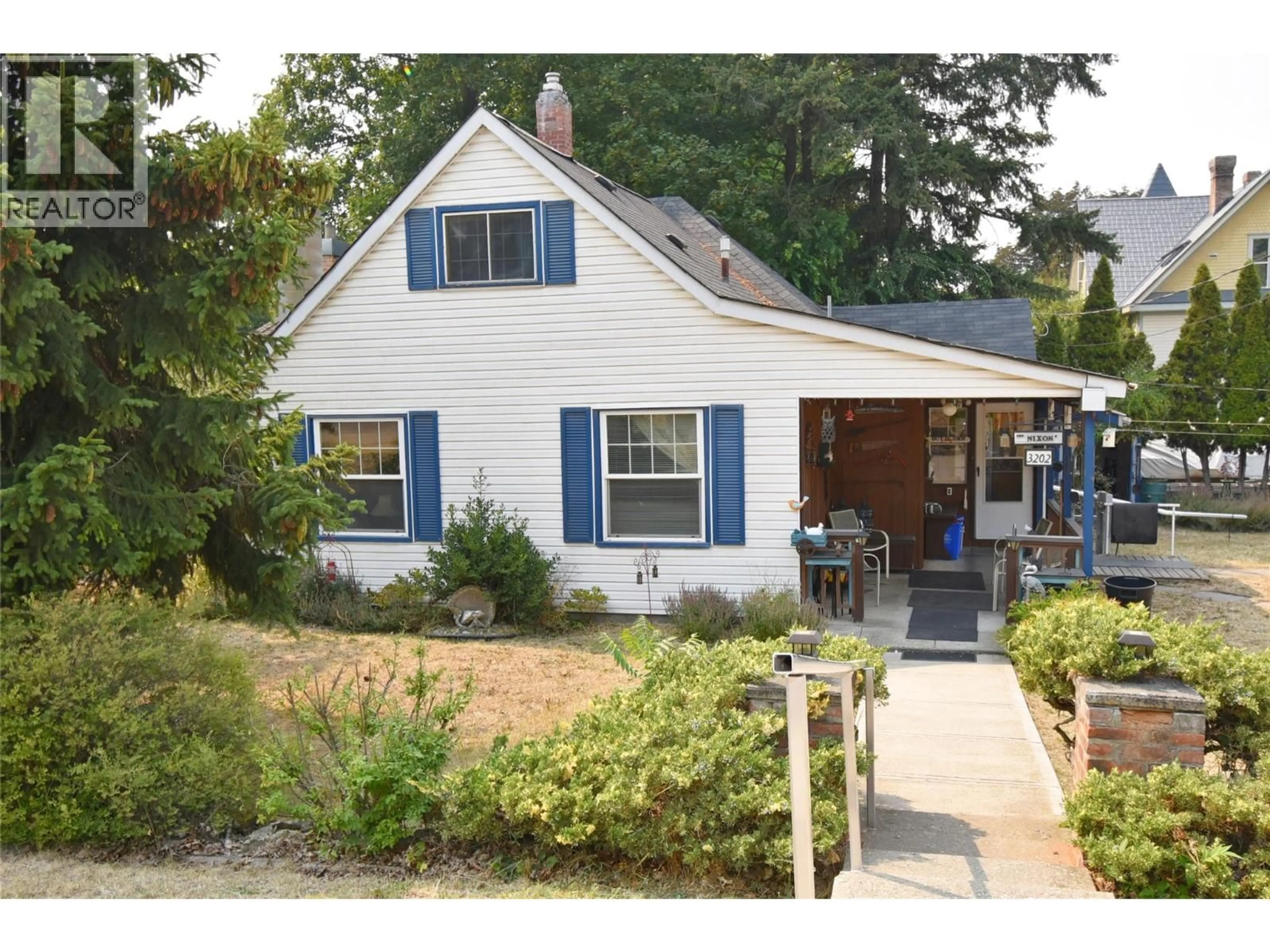Home with vinyl exterior material, street for 3202 22 STREET, Vernon British Columbia V1T4H8