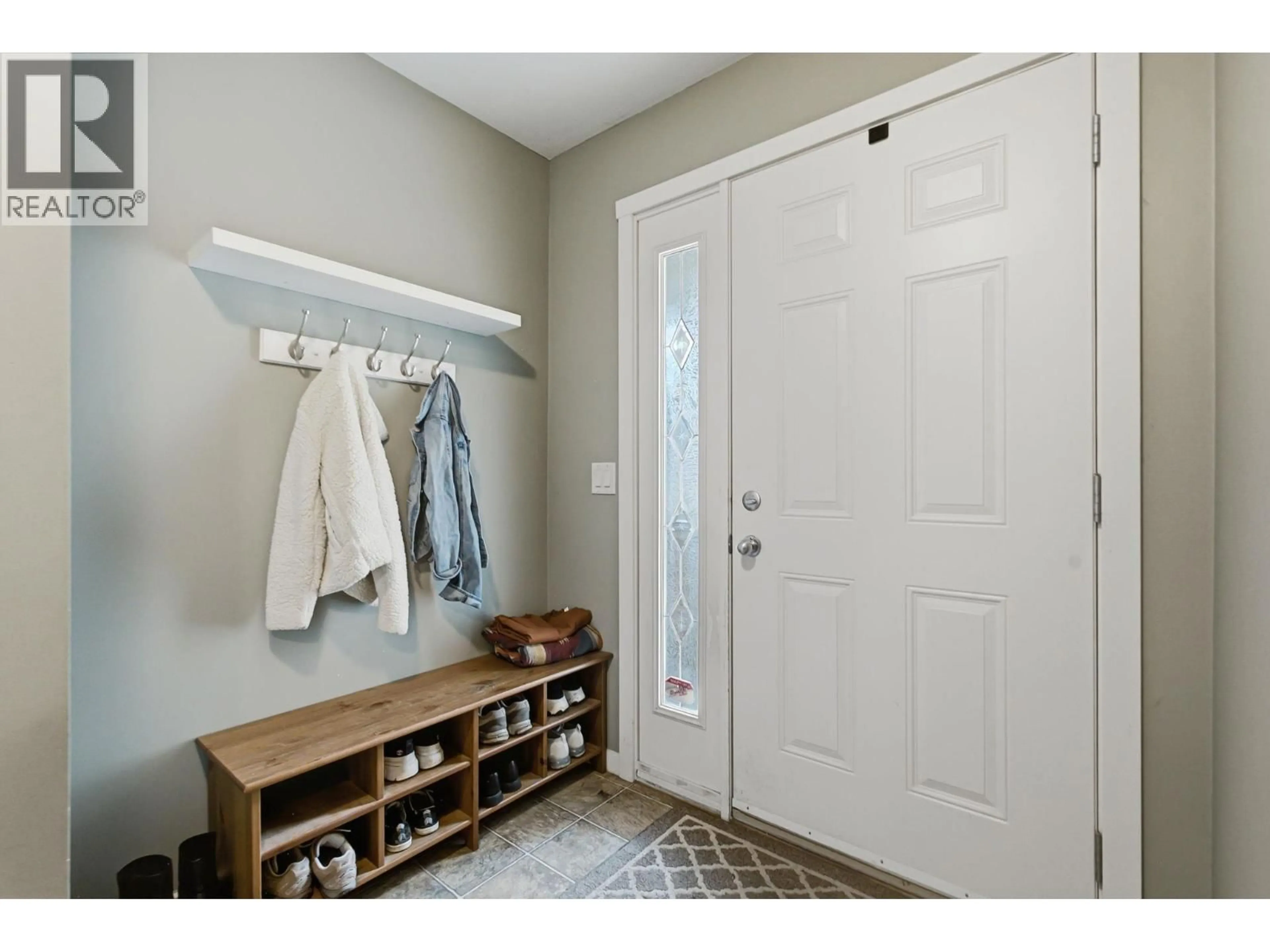 Indoor entryway for 155 - 914 CRAIG ROAD, Kelowna British Columbia V1X7Z7