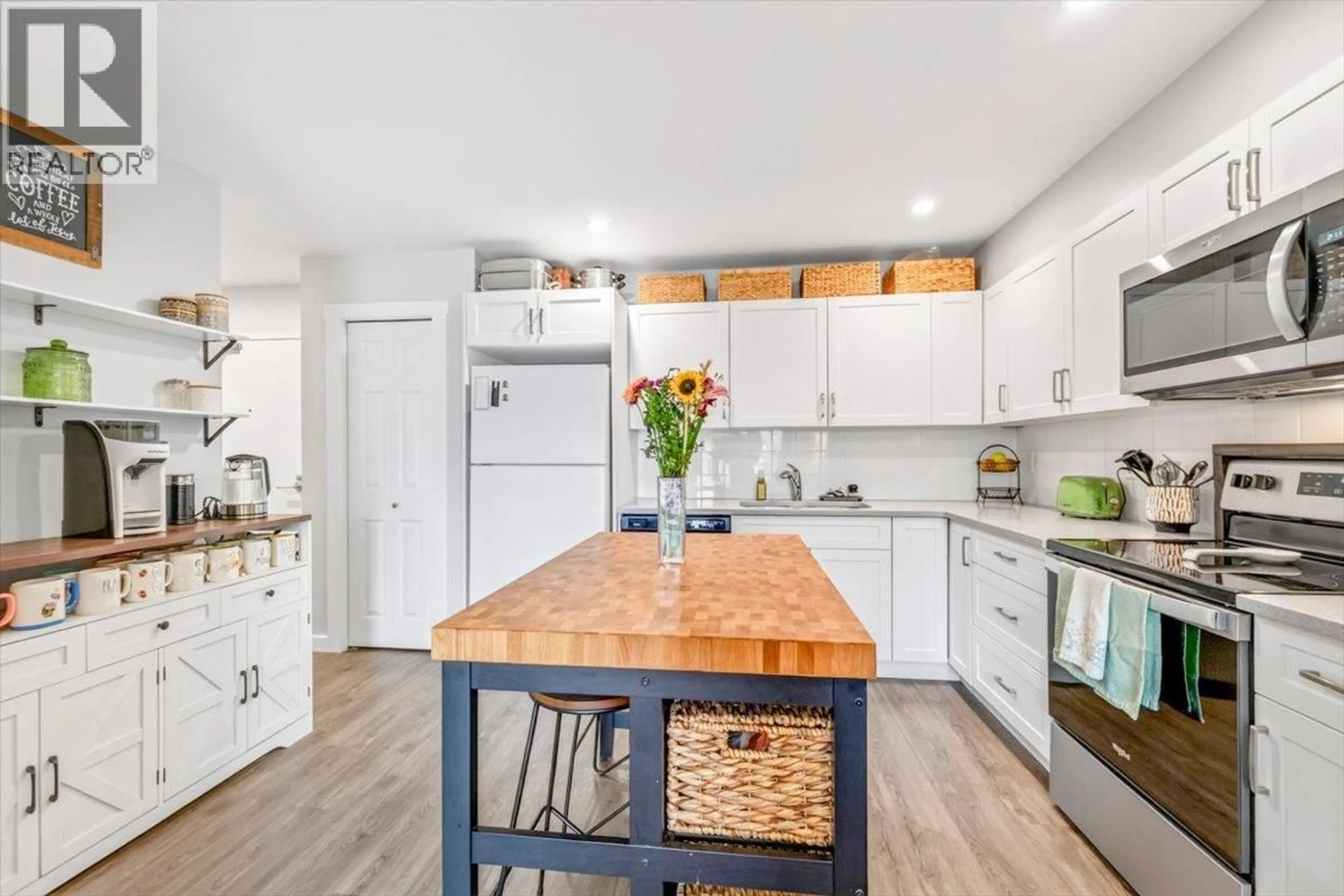 Open concept kitchen, unknown for 222 - 1286 PONDEROSA DRIVE, Sparwood British Columbia V0B2G2
