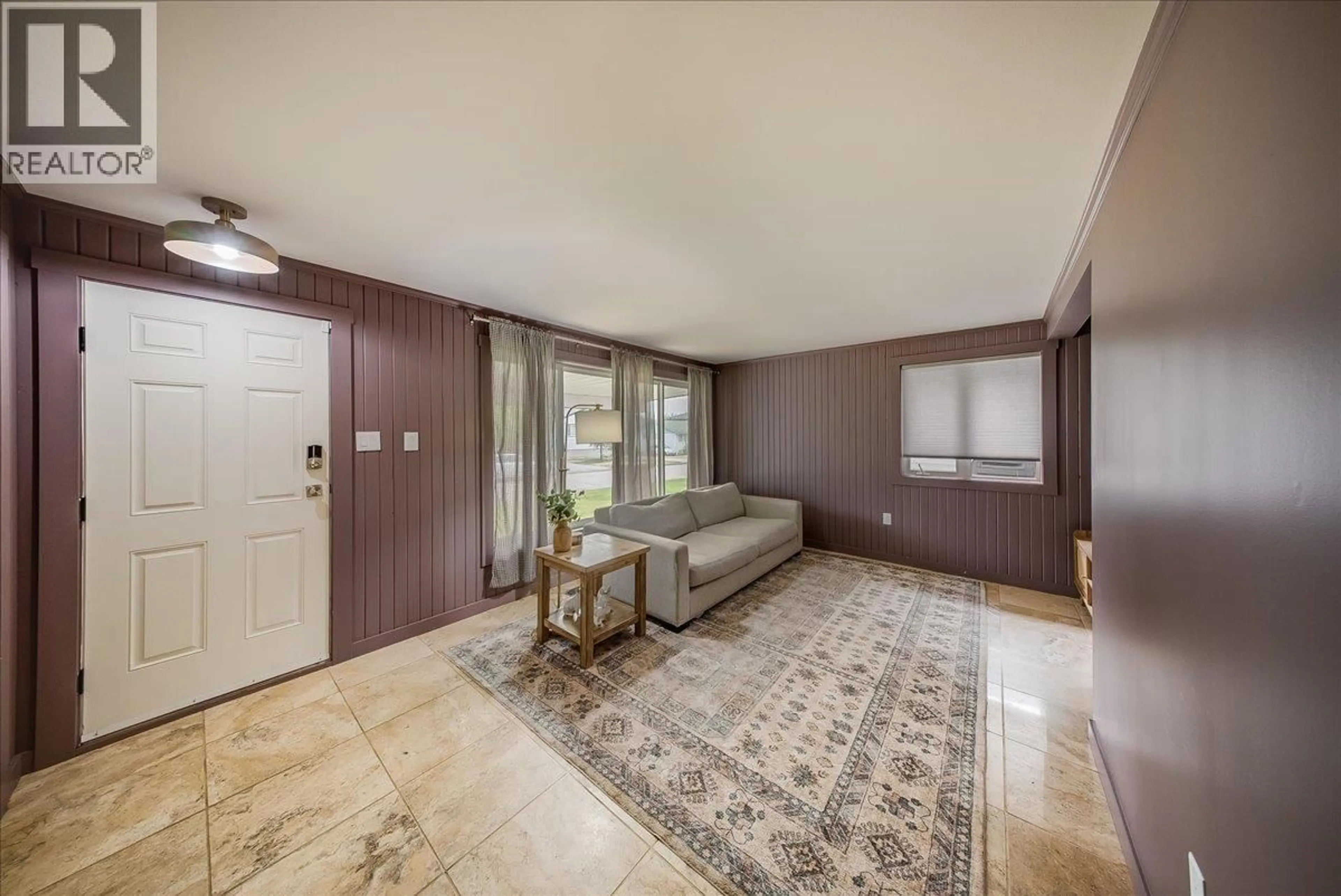 Unknown for 1021 REGAN CRESCENT, Trail British Columbia V1R1C2