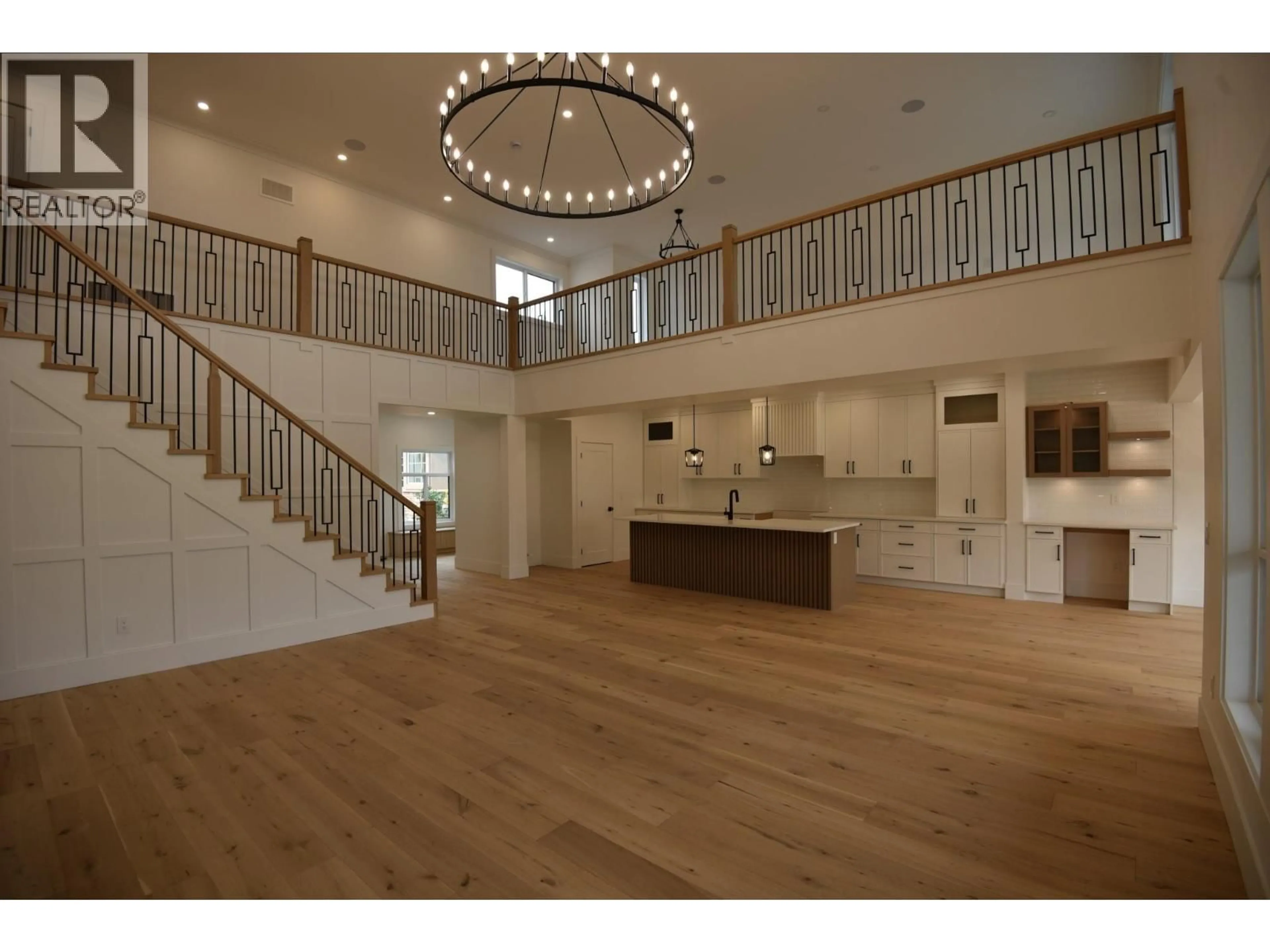 Indoor foyer for 18 CHARDONNAY COURT, Osoyoos British Columbia V0H1V6