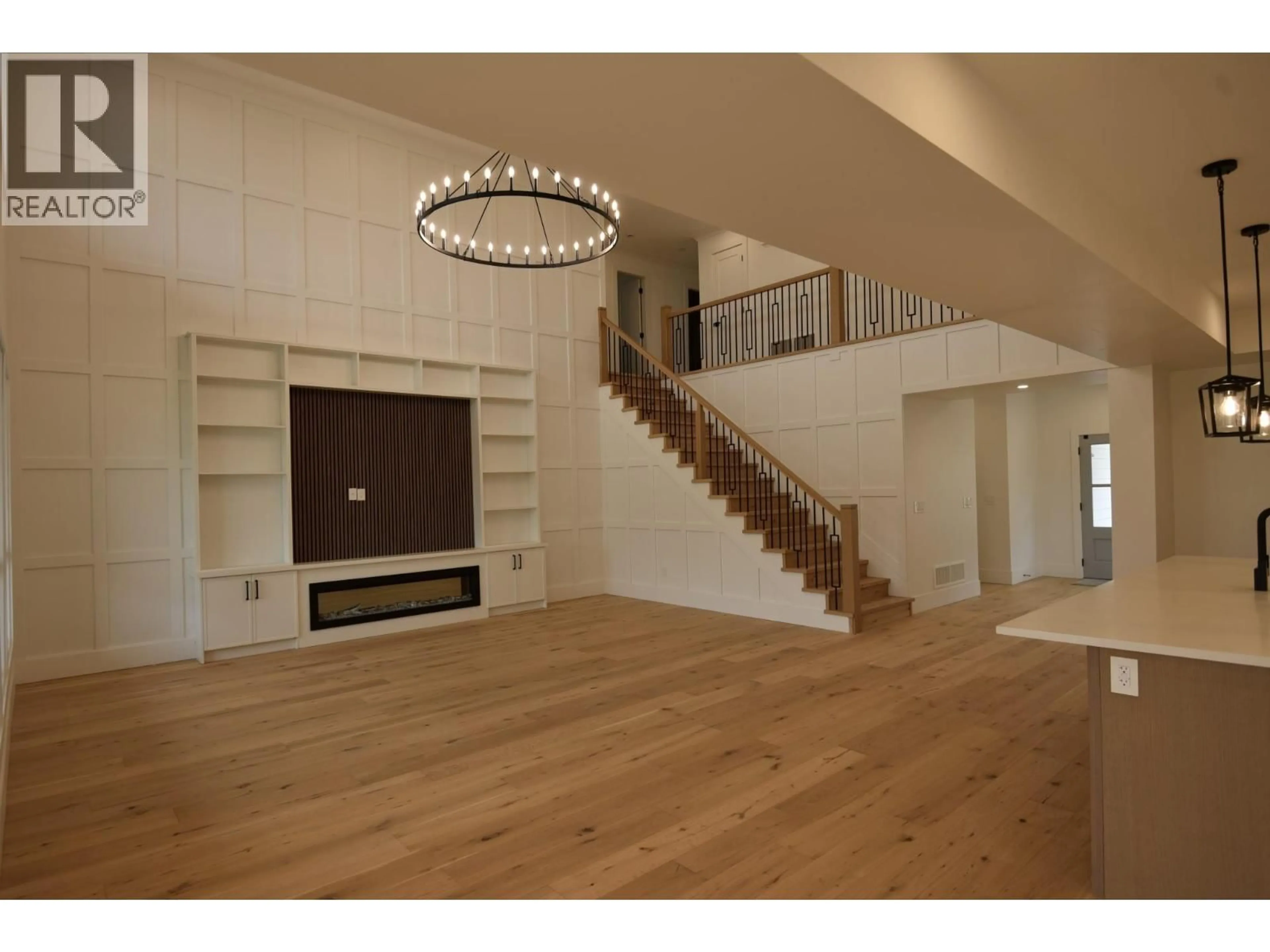 Indoor foyer for 18 CHARDONNAY COURT, Osoyoos British Columbia V0H1V6