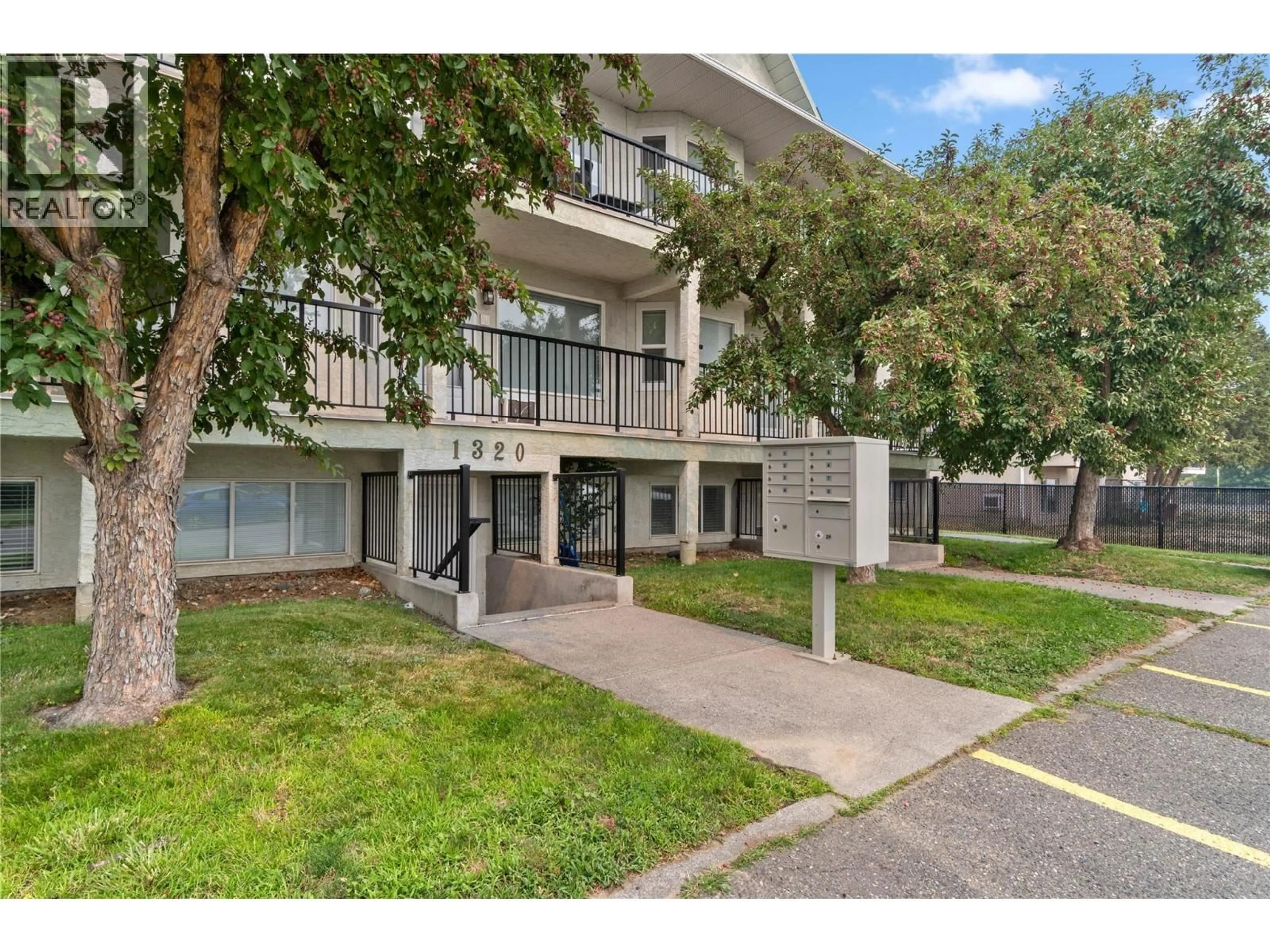 Unknown for 4 - 1320 SELKIRK AVENUE, Kamloops British Columbia V2B1V7