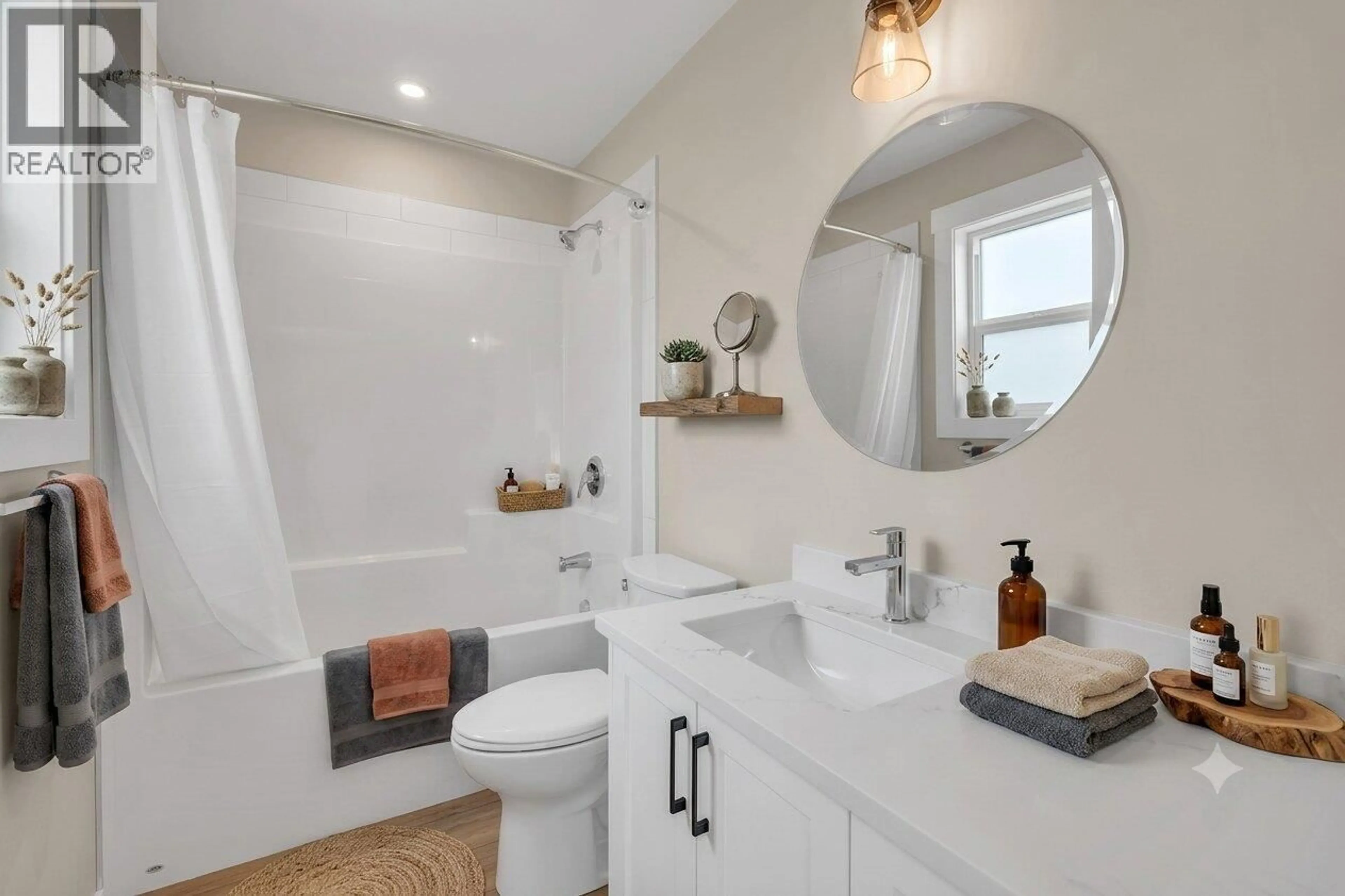 Contemporary bathroom, ceramic/tile floor for 522 SIMILKAMEEN AVE OTHER, Princeton British Columbia V0X1W0