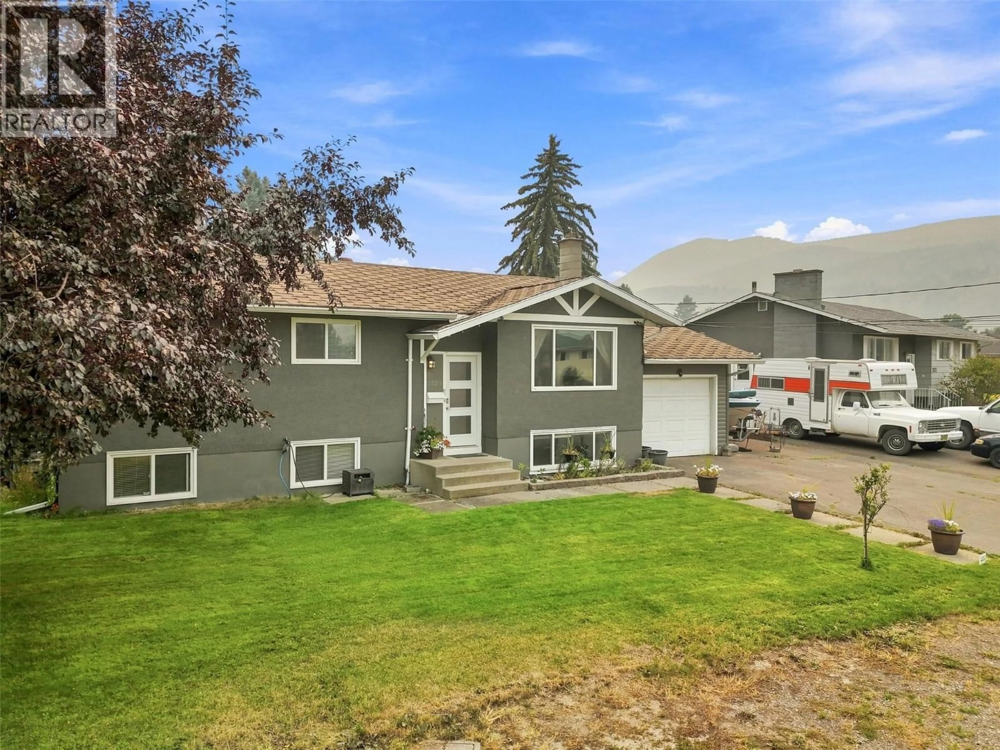 Home with vinyl exterior material, street for 2623 SANDPIPER DRIVE, Kamloops British Columbia V2B6G1
